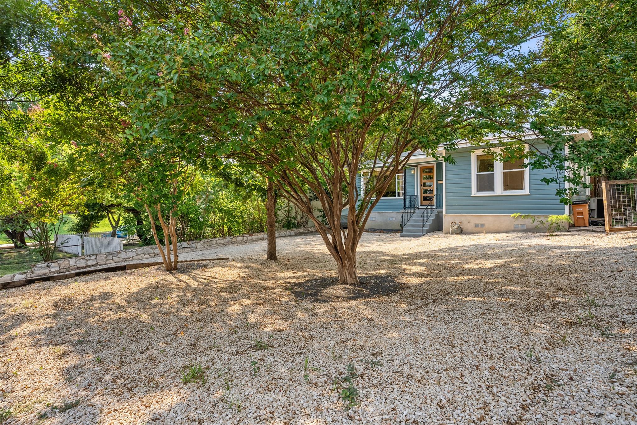 2102 E Martin Luther King Jr Blvd, Austin, TX 78702