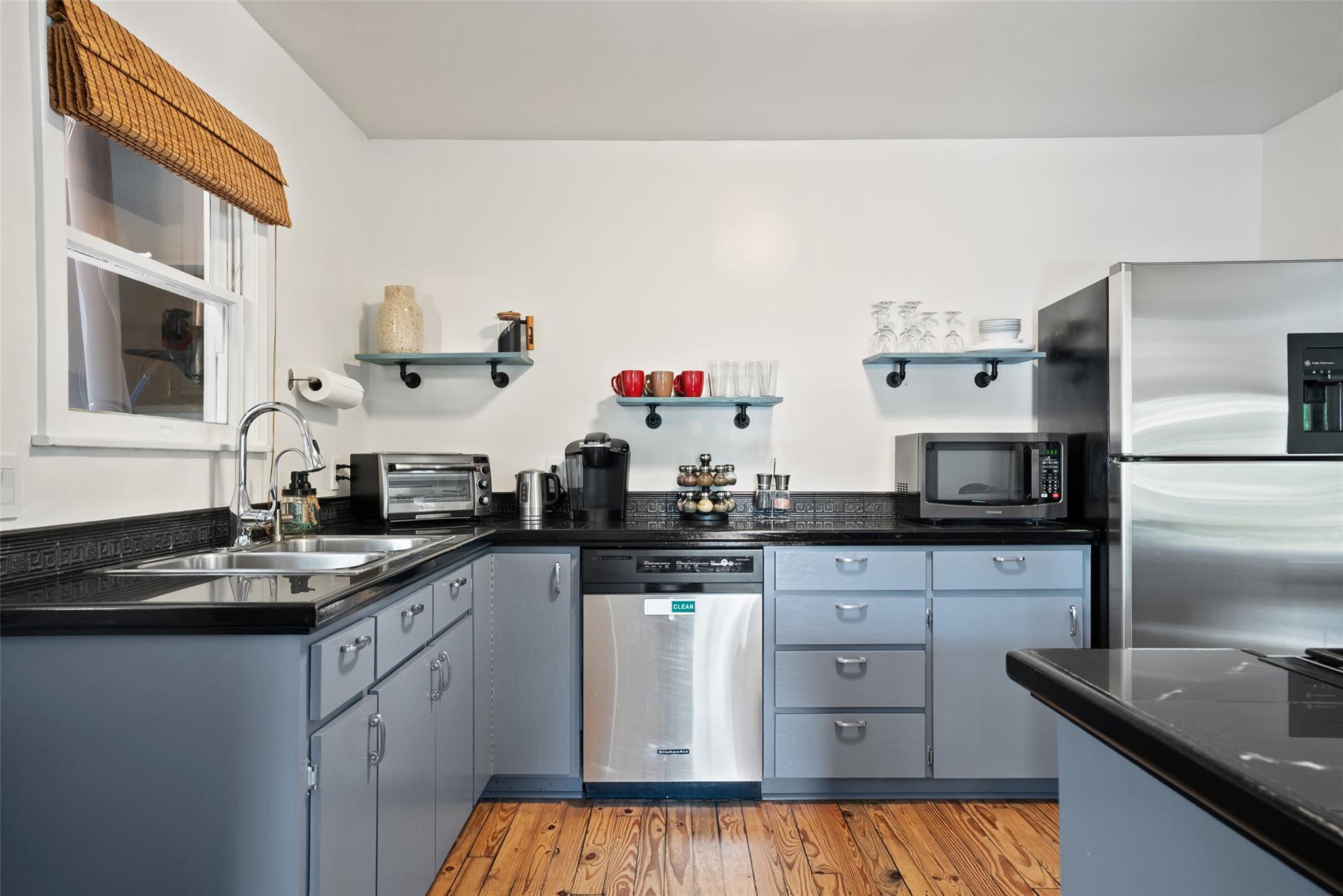 2104 E M L King Jr Blvd, Austin, TX 78702