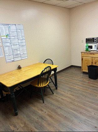 111 W 2nd St, Cameron, TX 76520