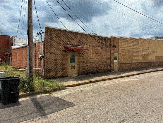 111 W 2nd St, Cameron, TX 76520