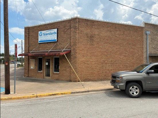 111 W 2nd St, Cameron, TX 76520