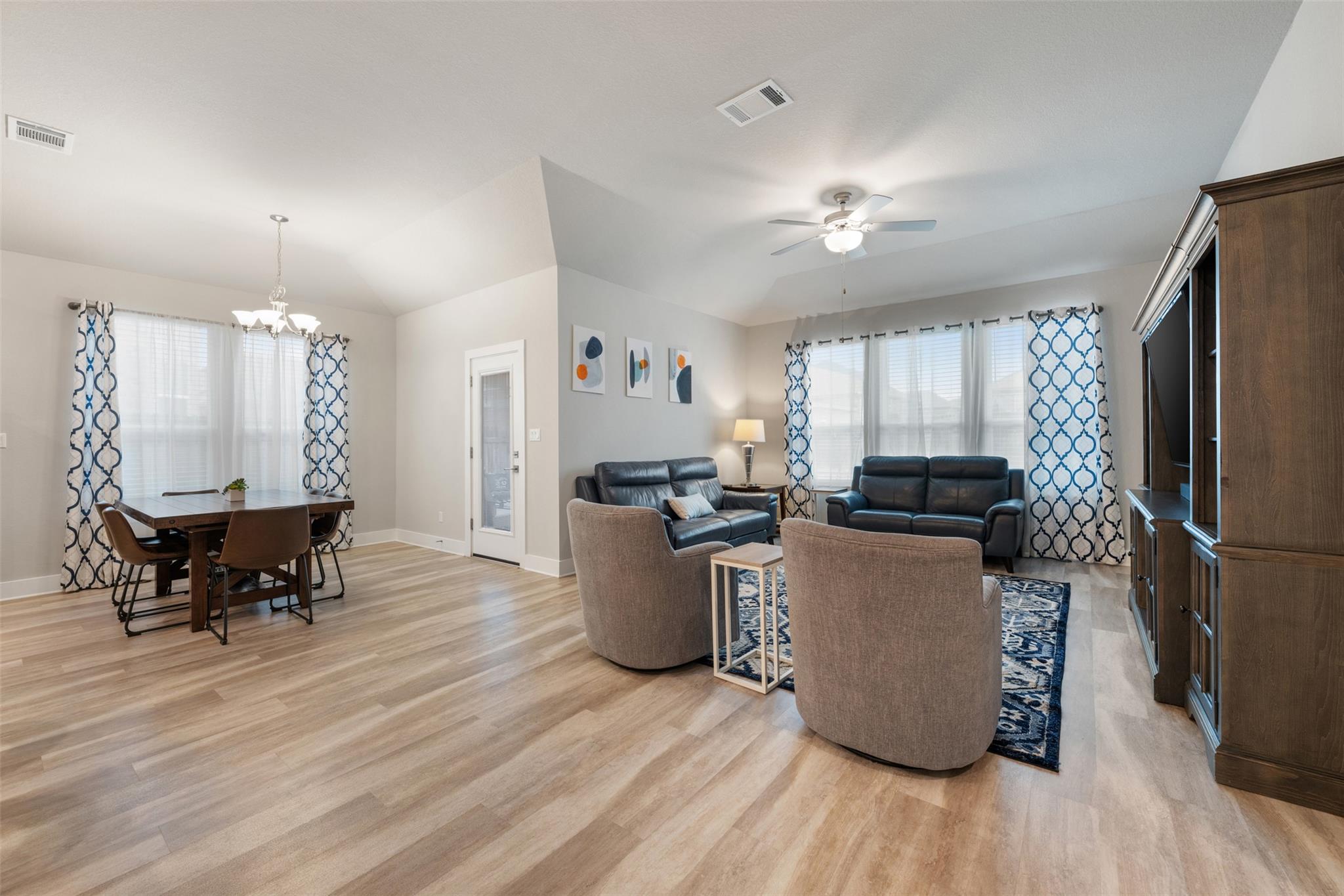 2212 Prairie Oaks Dr, Georgetown, TX 78628