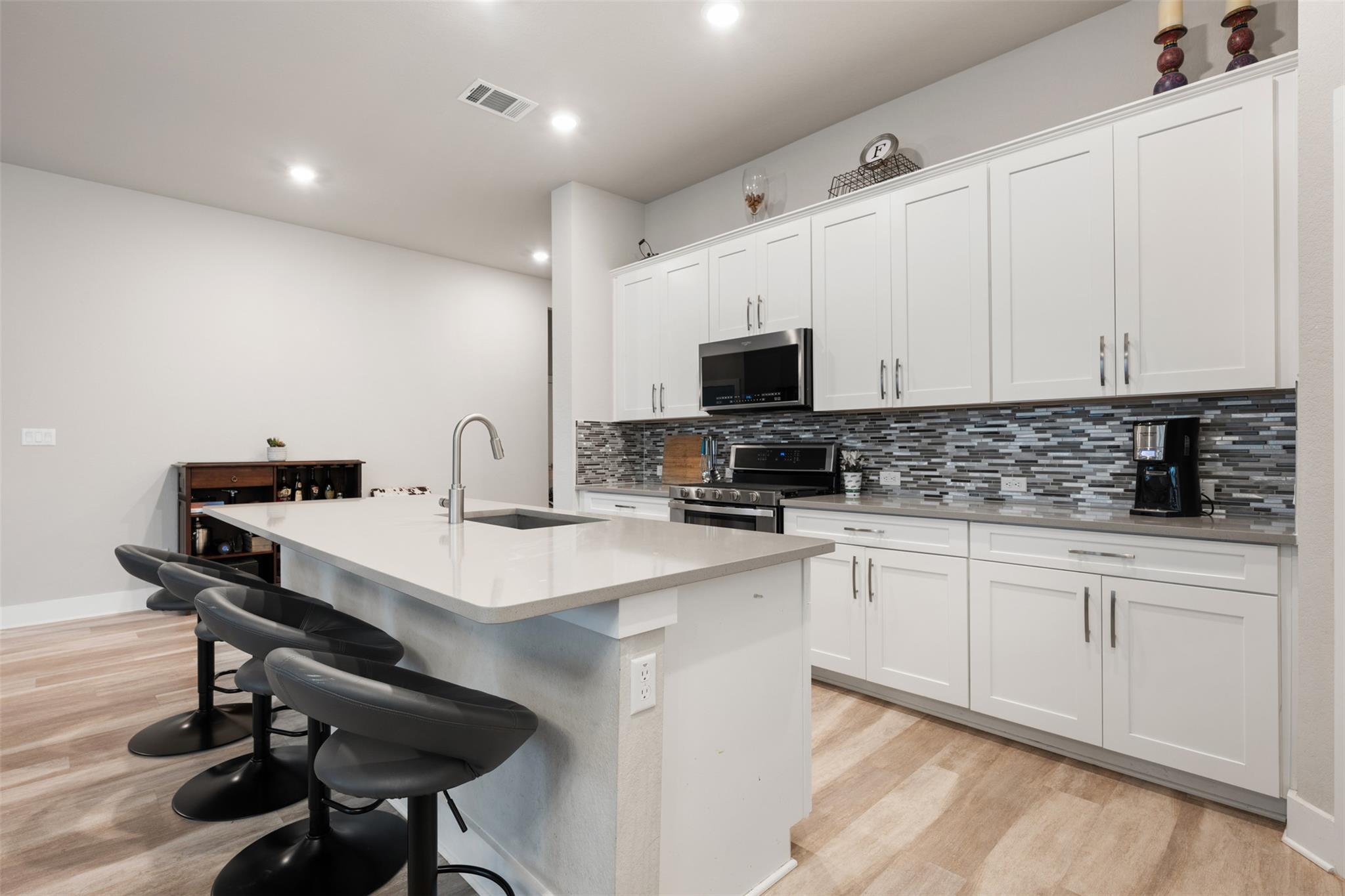 2212 Prairie Oaks Dr, Georgetown, TX 78628