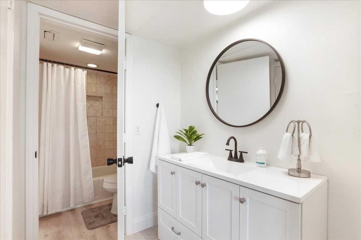 156 World Of Tennis Sq # D-167, Lakeway, TX 78738