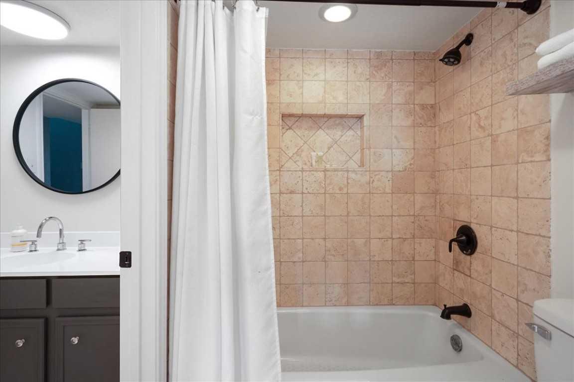 156 World Of Tennis Sq # D-167, Lakeway, TX 78738