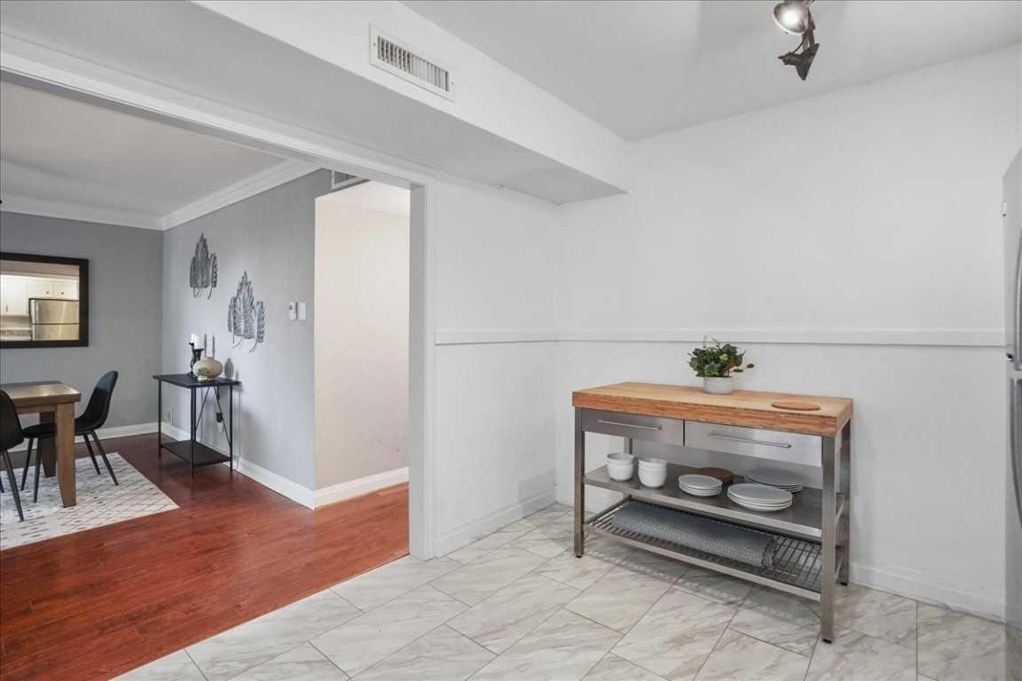 156 World Of Tennis Sq # D-167, Lakeway, TX 78738