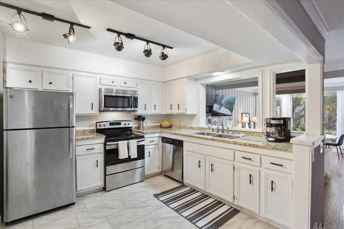 156 World Of Tennis Sq # D-167, Lakeway, TX 78738