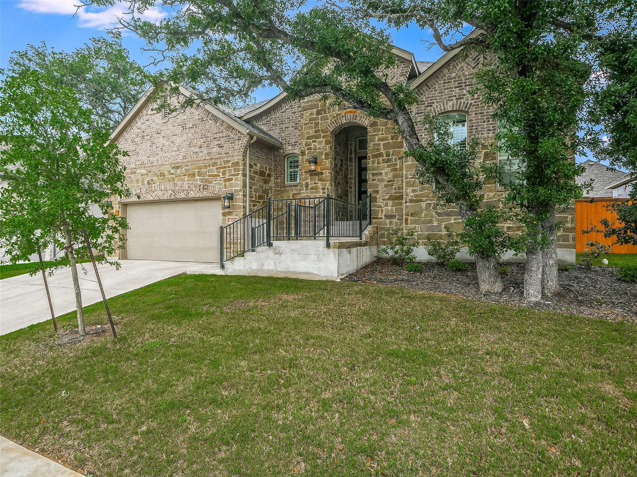 109 Quiet Oak Rd, San Marcos, TX 78666