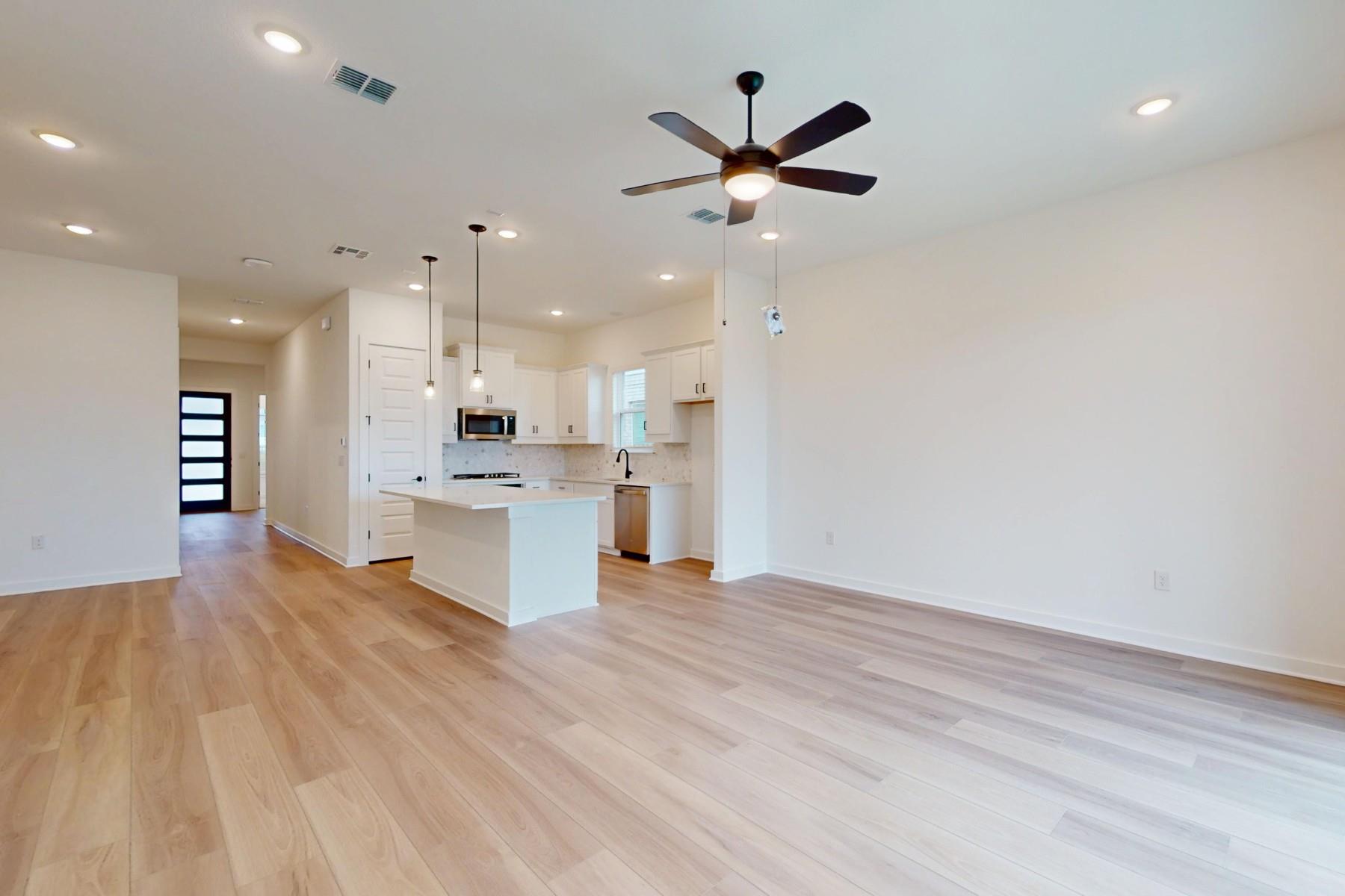 829 Beaverton Dr, Leander, TX 78641