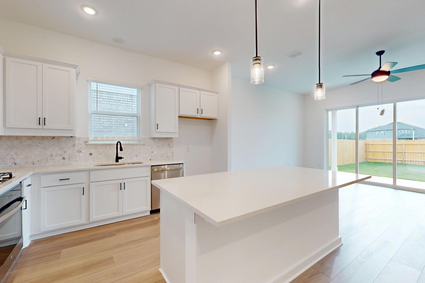 829 Beaverton Dr, Leander, TX 78641