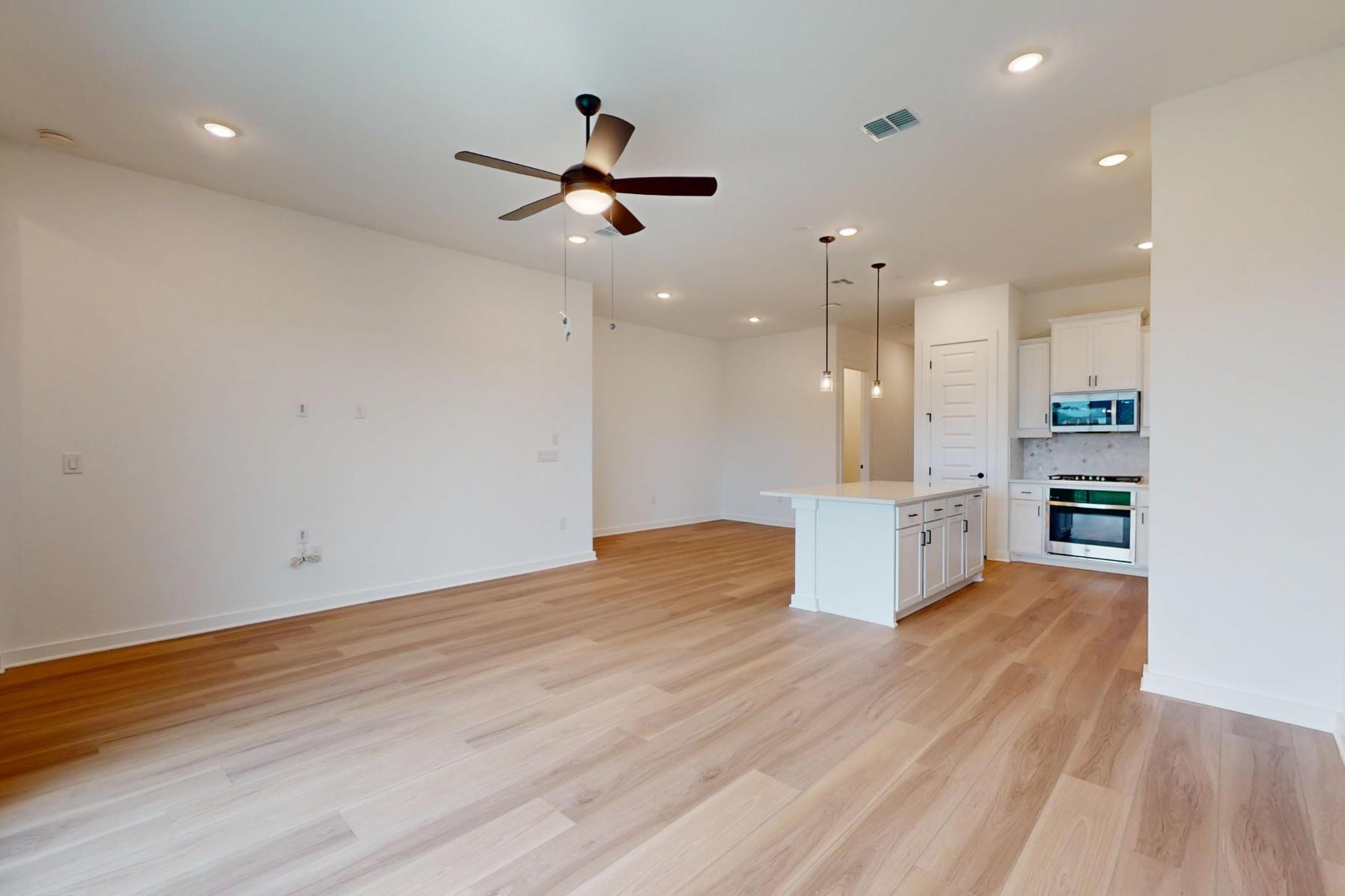 829 Beaverton Dr, Leander, TX 78641