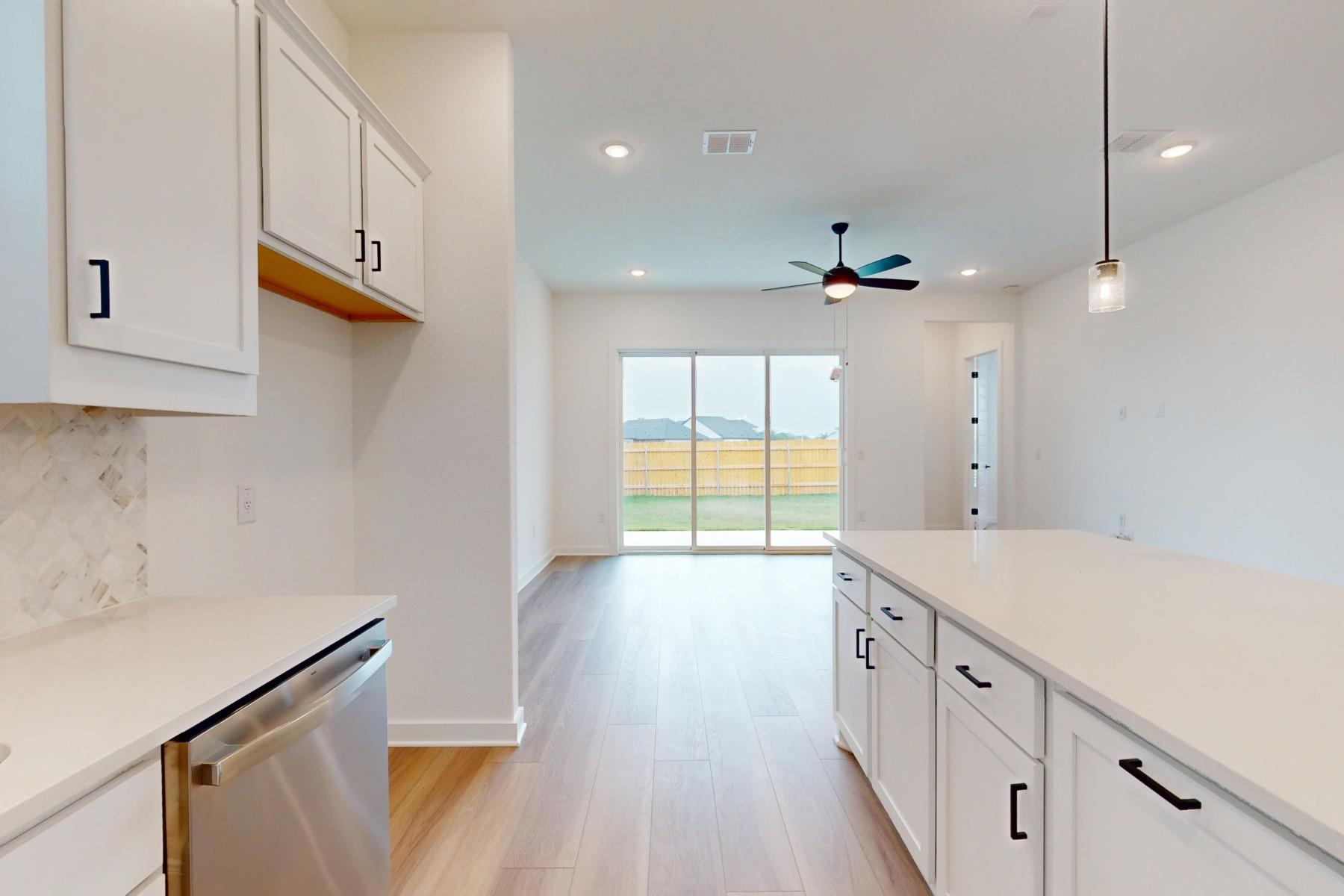 829 Beaverton Dr, Leander, TX 78641