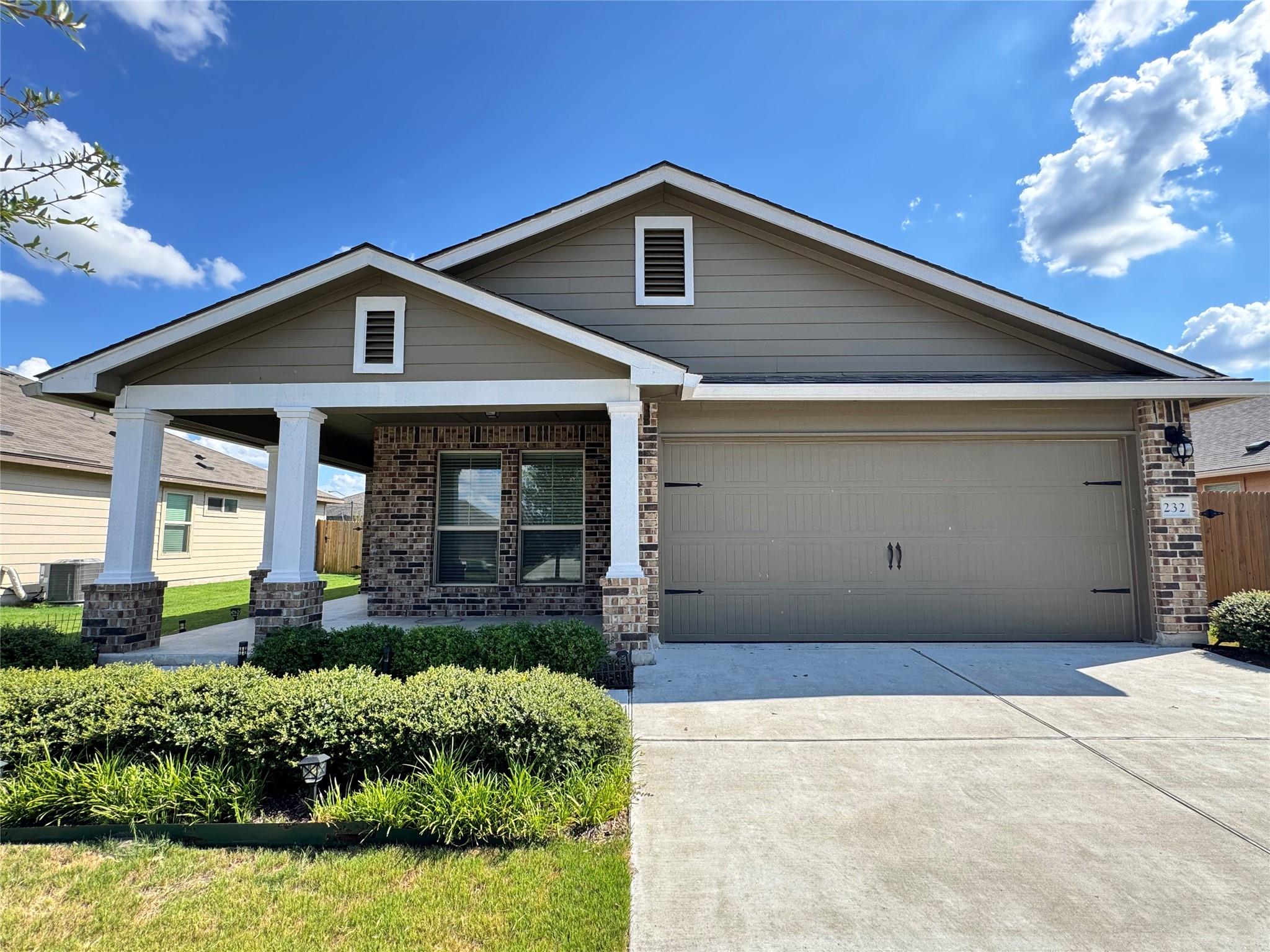 232 Reagor Dr, Taylor, TX 76574