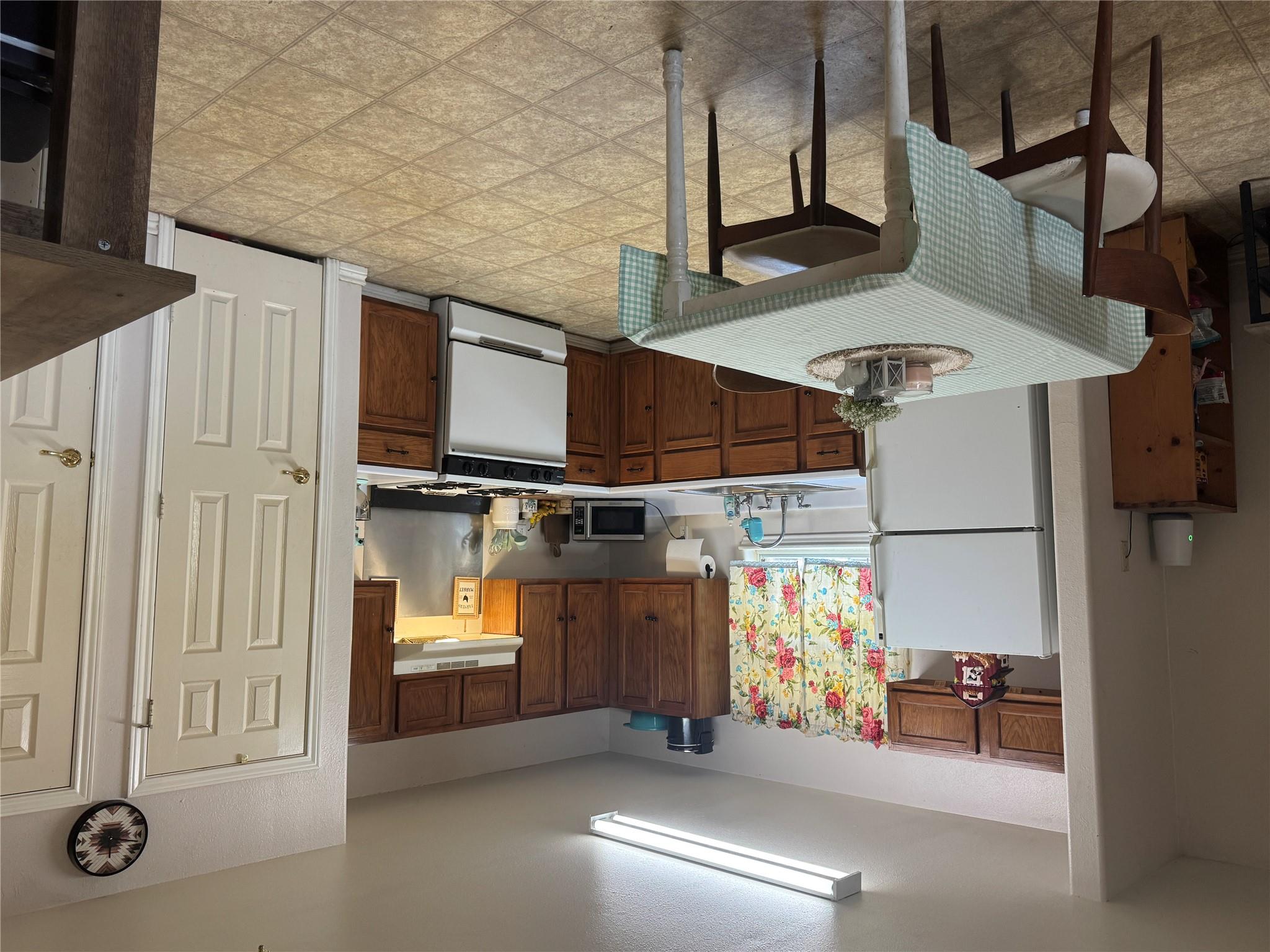 200 N 7th St, Lometa, TX 76853