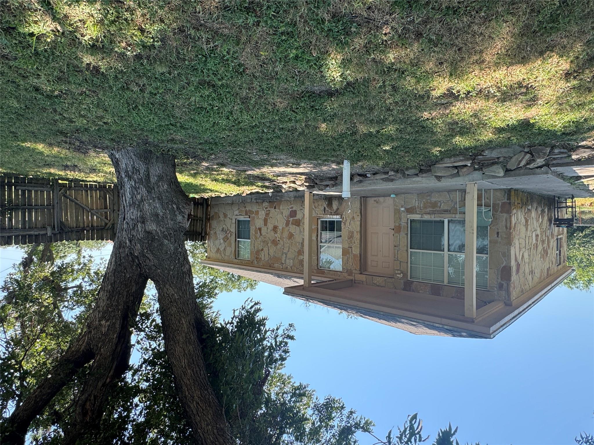 200 N 7th St, Lometa, TX 76853