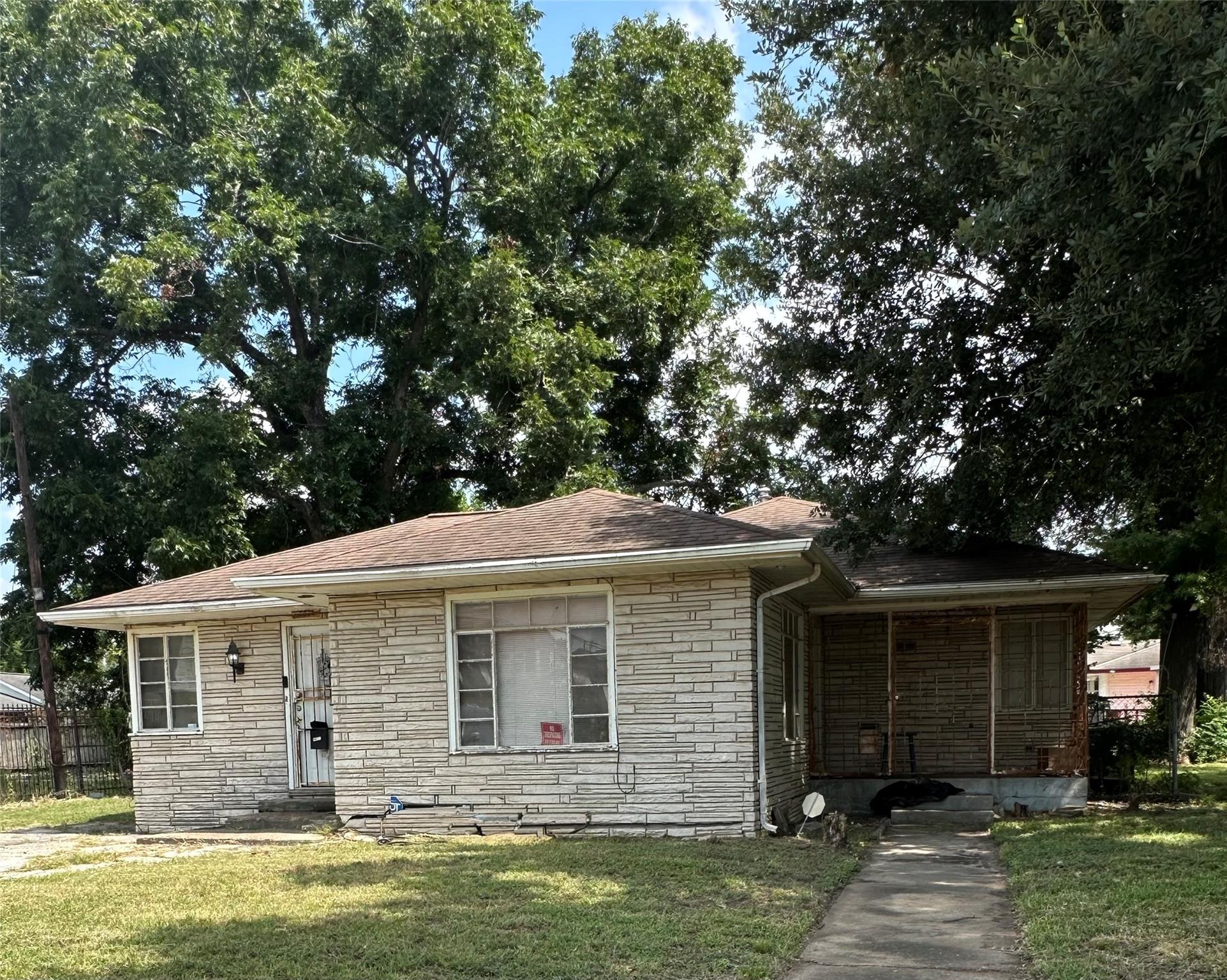 4611 Buck St, Houston, TX 77020