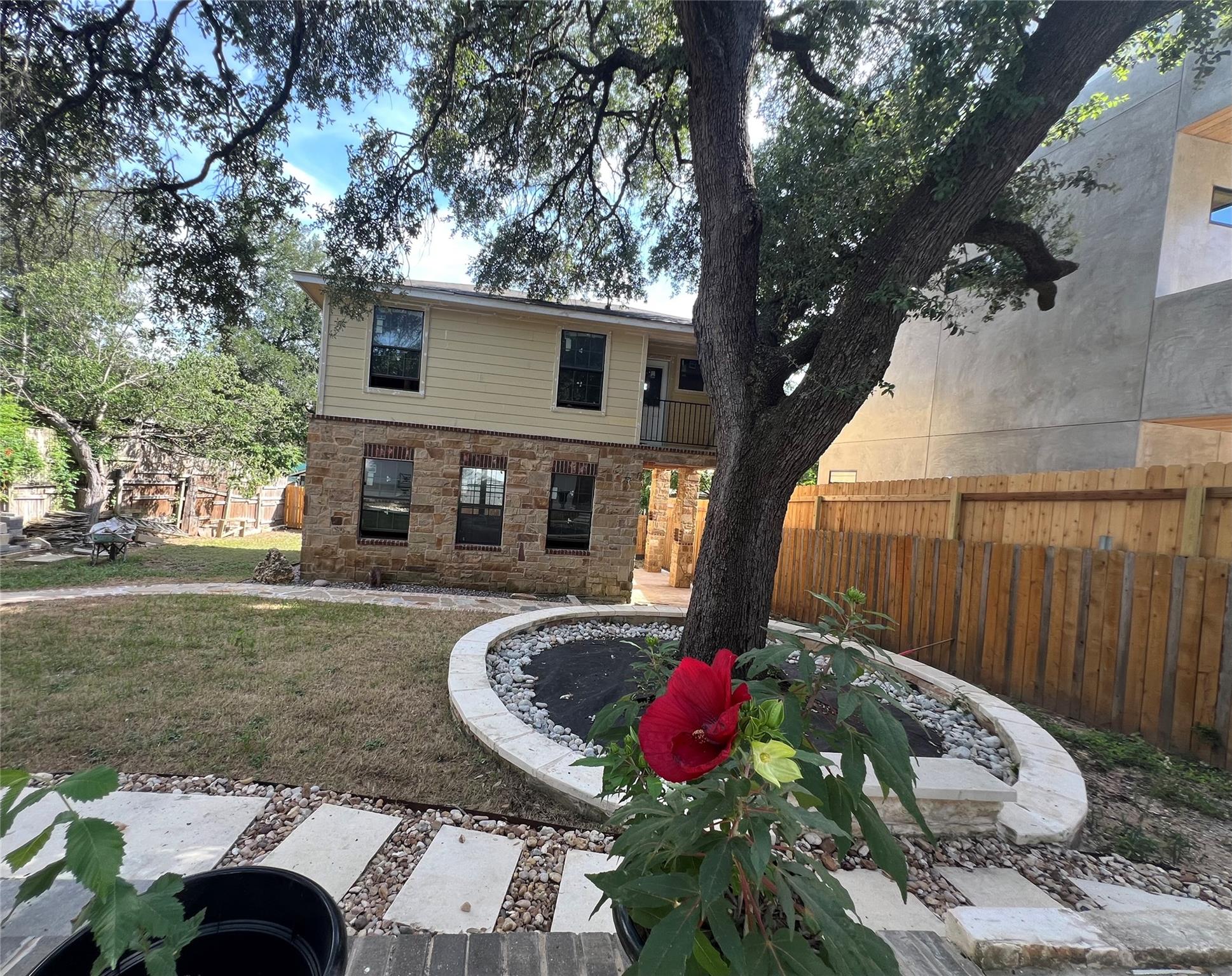 1002 Walter St, Austin, TX 78702