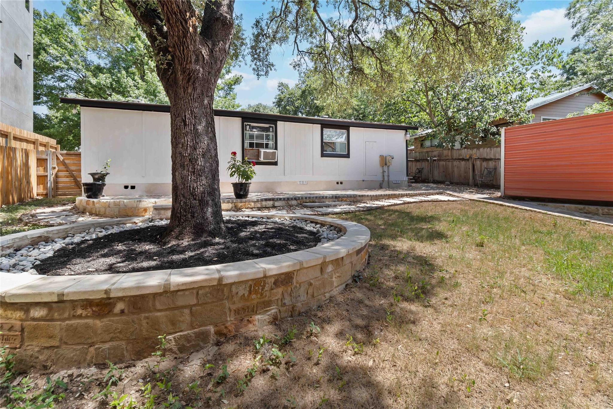 1002 Walter St, Austin, TX 78702