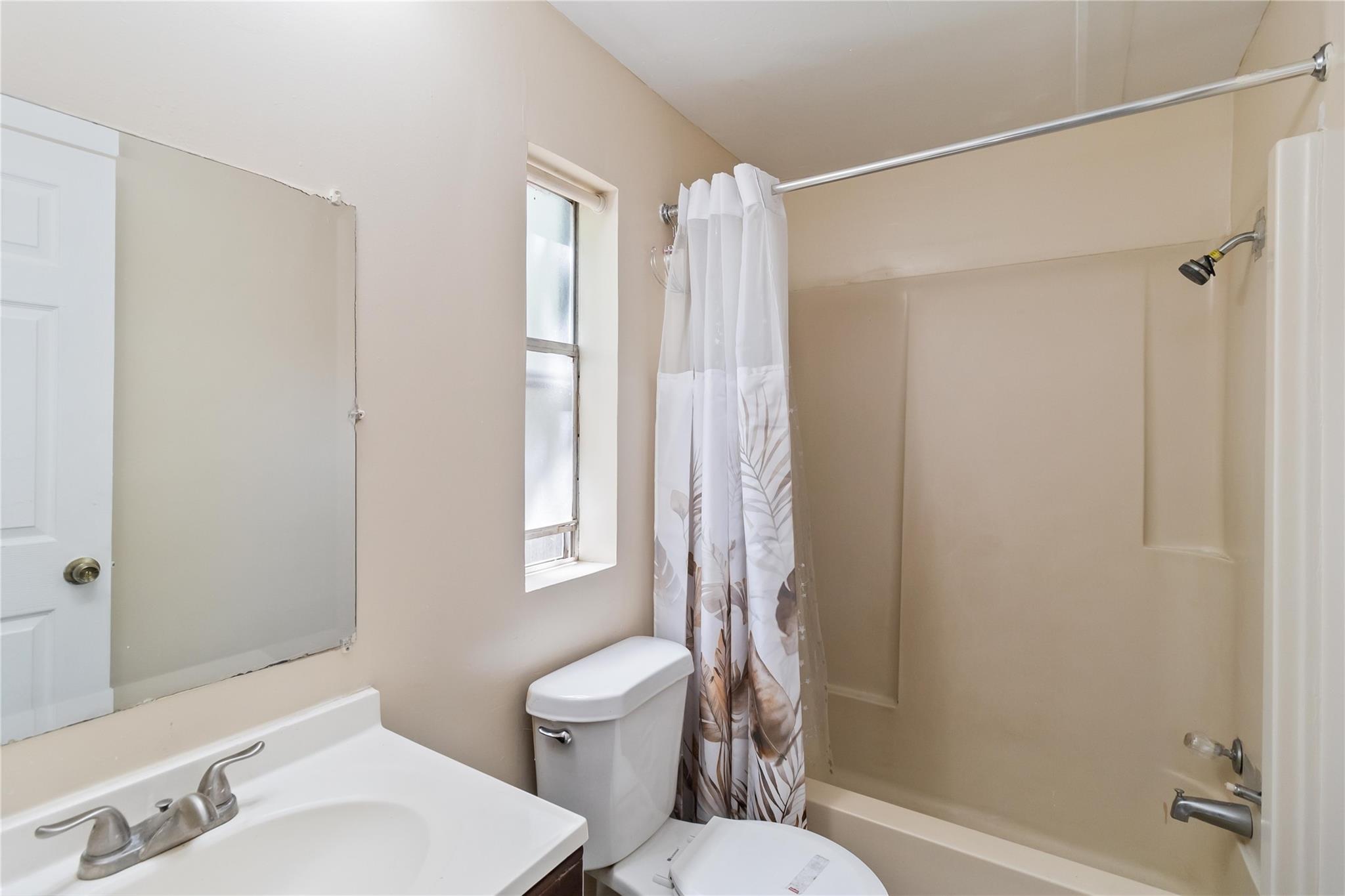 1002 Walter St, Austin, TX 78702