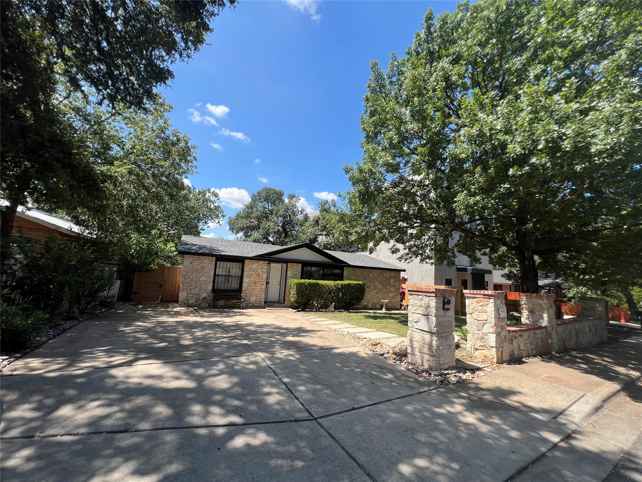 1002 Walter St, Austin, TX 78702