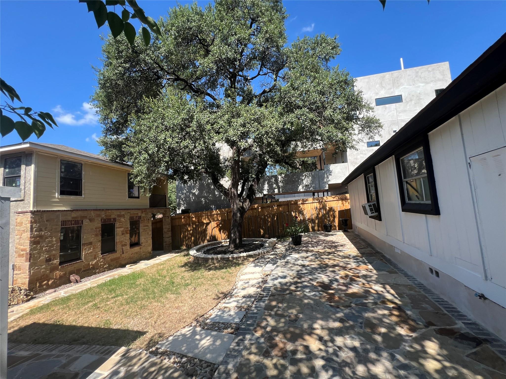 1002 Walter St, Austin, TX 78702