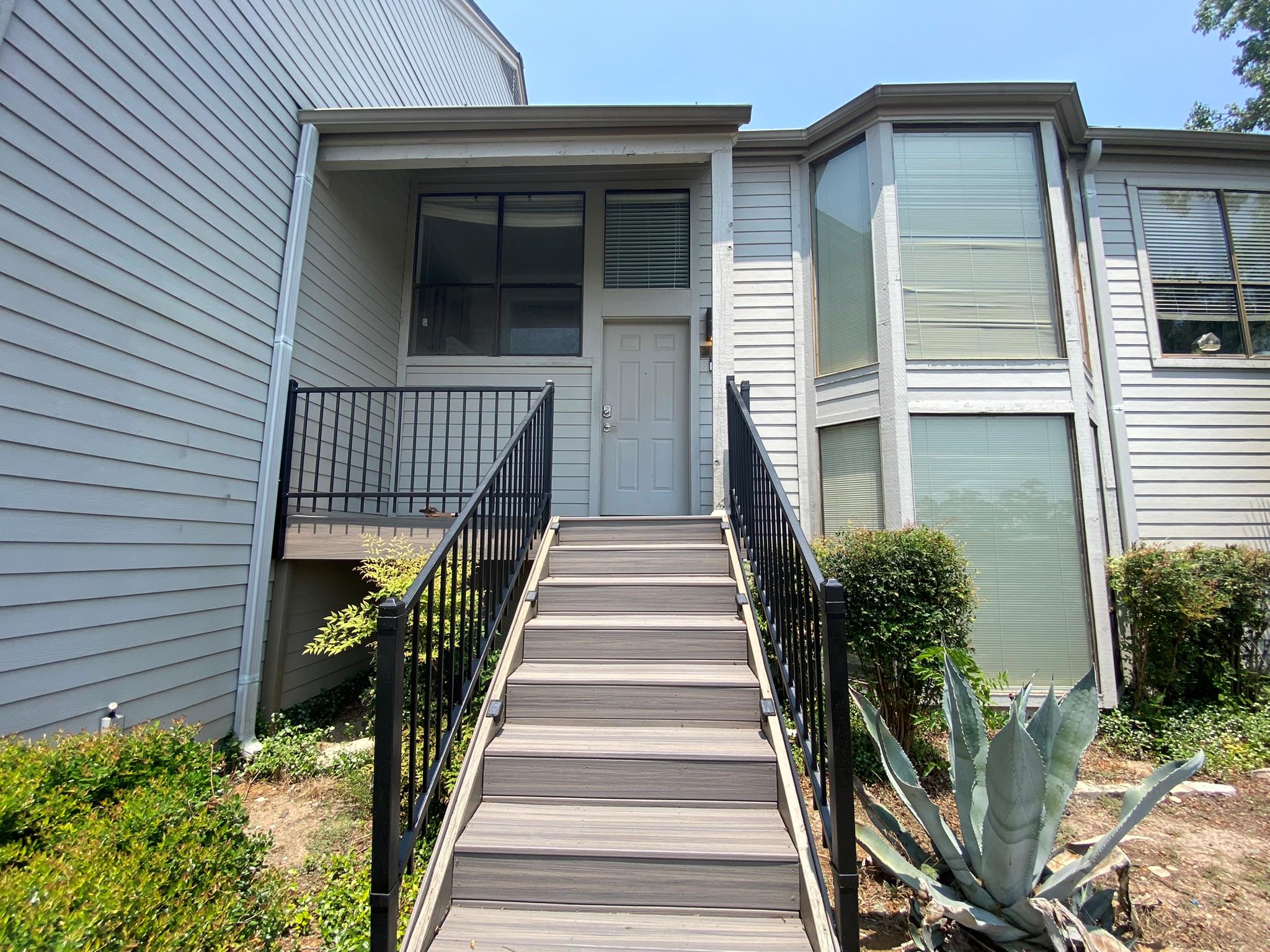 193 WORLD OF TENNIS Sq, Lakeway, TX 78738