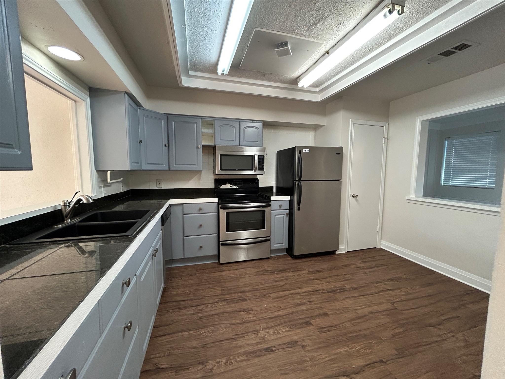 193 WORLD OF TENNIS Sq, Lakeway, TX 78738