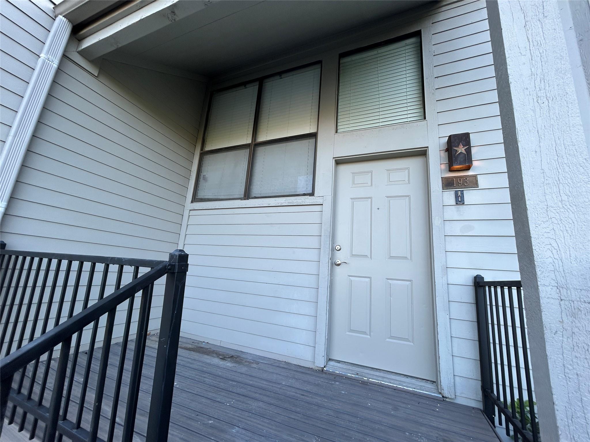 193 WORLD OF TENNIS Sq, Lakeway, TX 78738