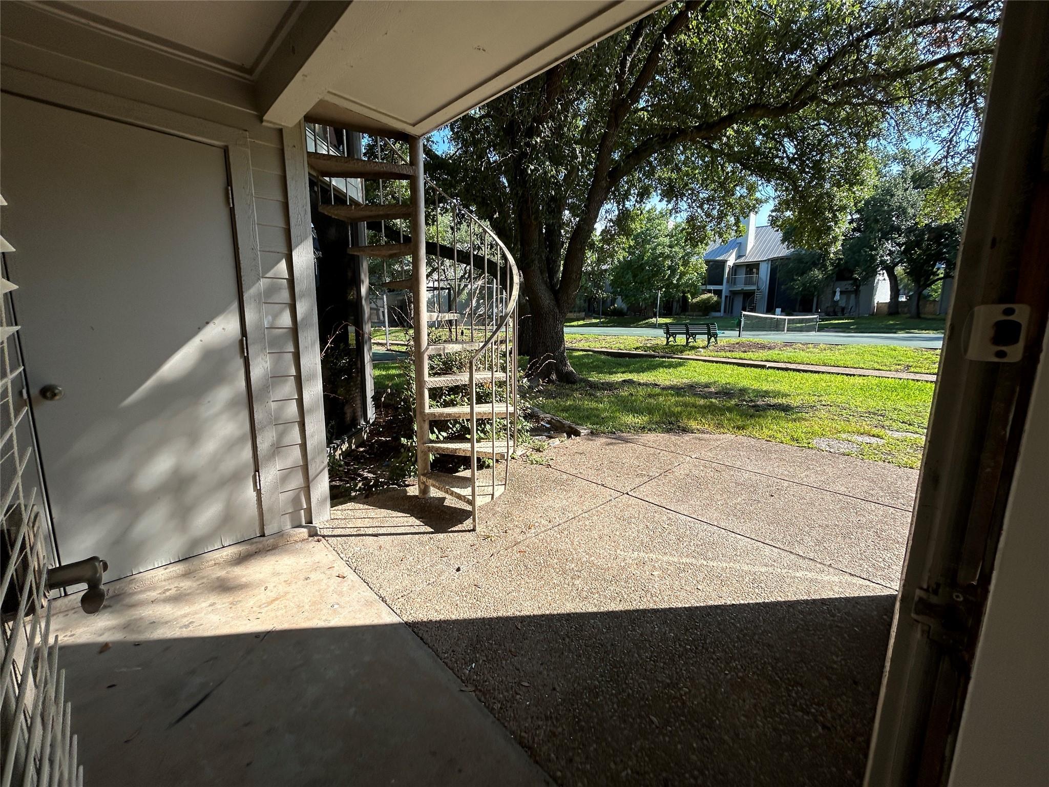 193 WORLD OF TENNIS Sq, Lakeway, TX 78738