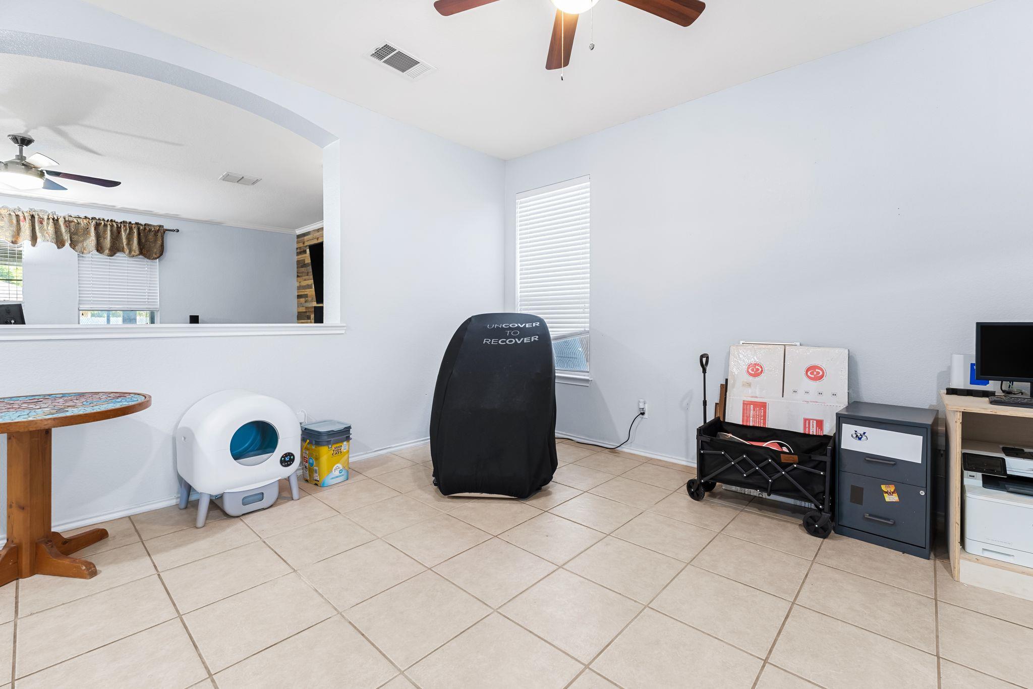 112 Floating Leaf Dr, Hutto, TX 78634