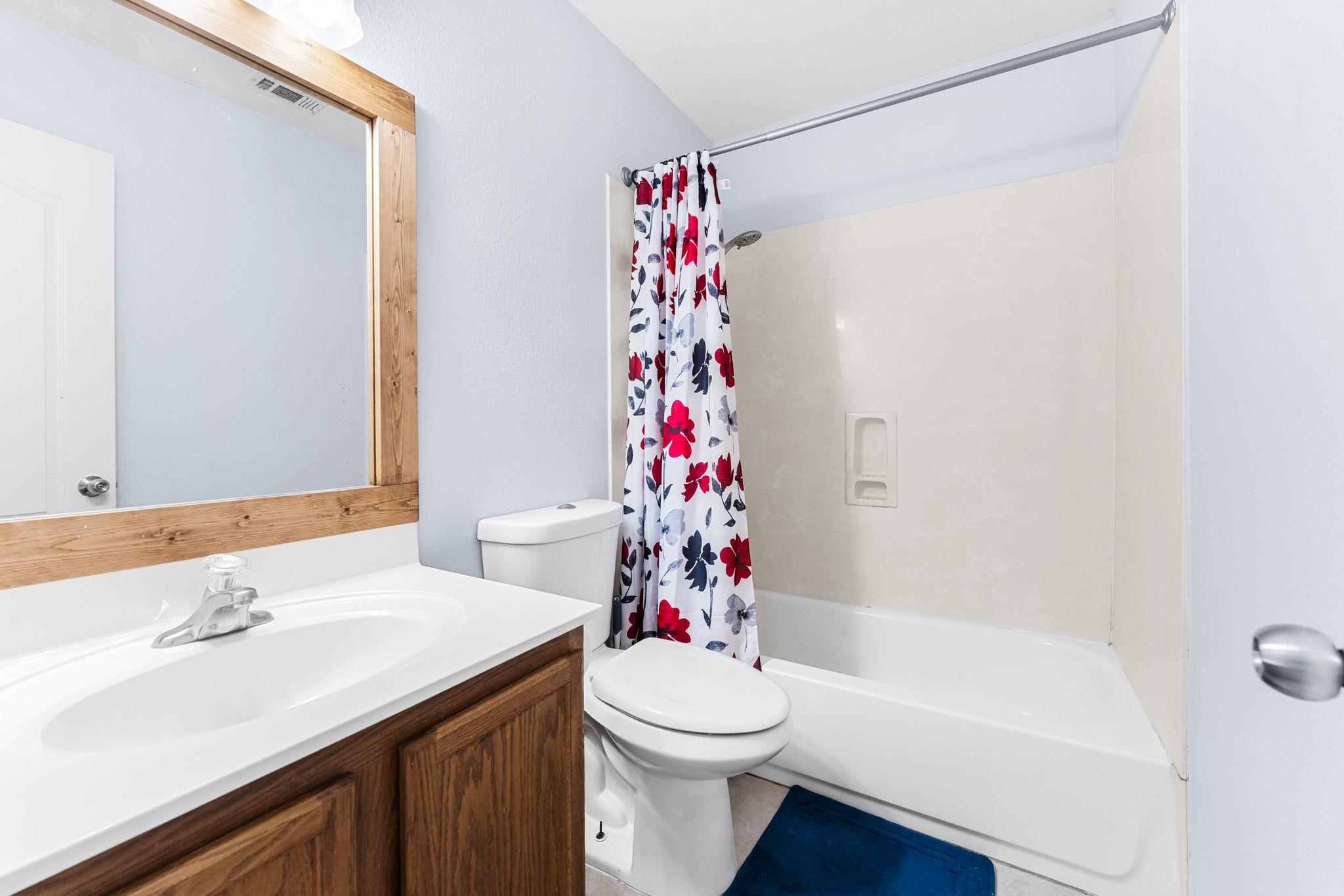 112 Floating Leaf Dr, Hutto, TX 78634