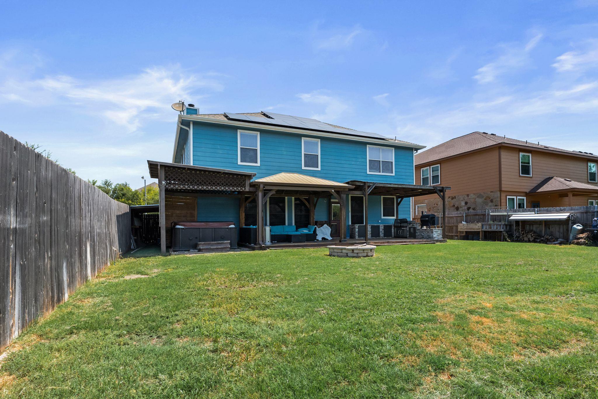 112 Floating Leaf Dr, Hutto, TX 78634