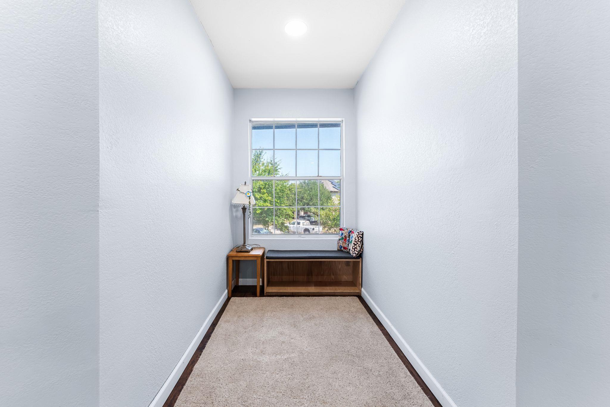 112 Floating Leaf Dr, Hutto, TX 78634