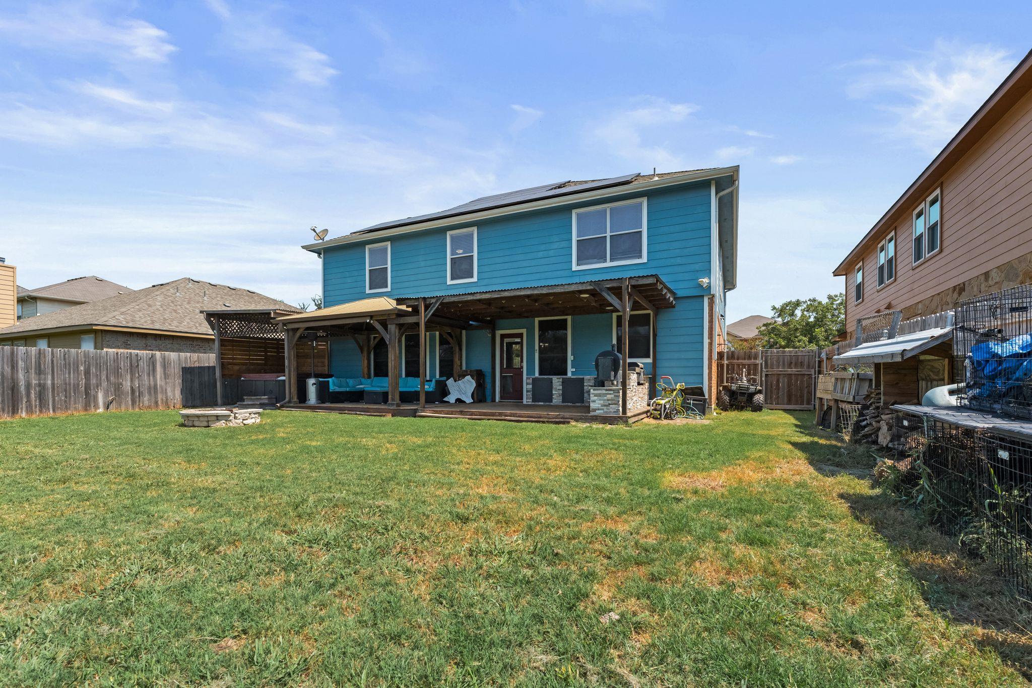 112 Floating Leaf Dr, Hutto, TX 78634