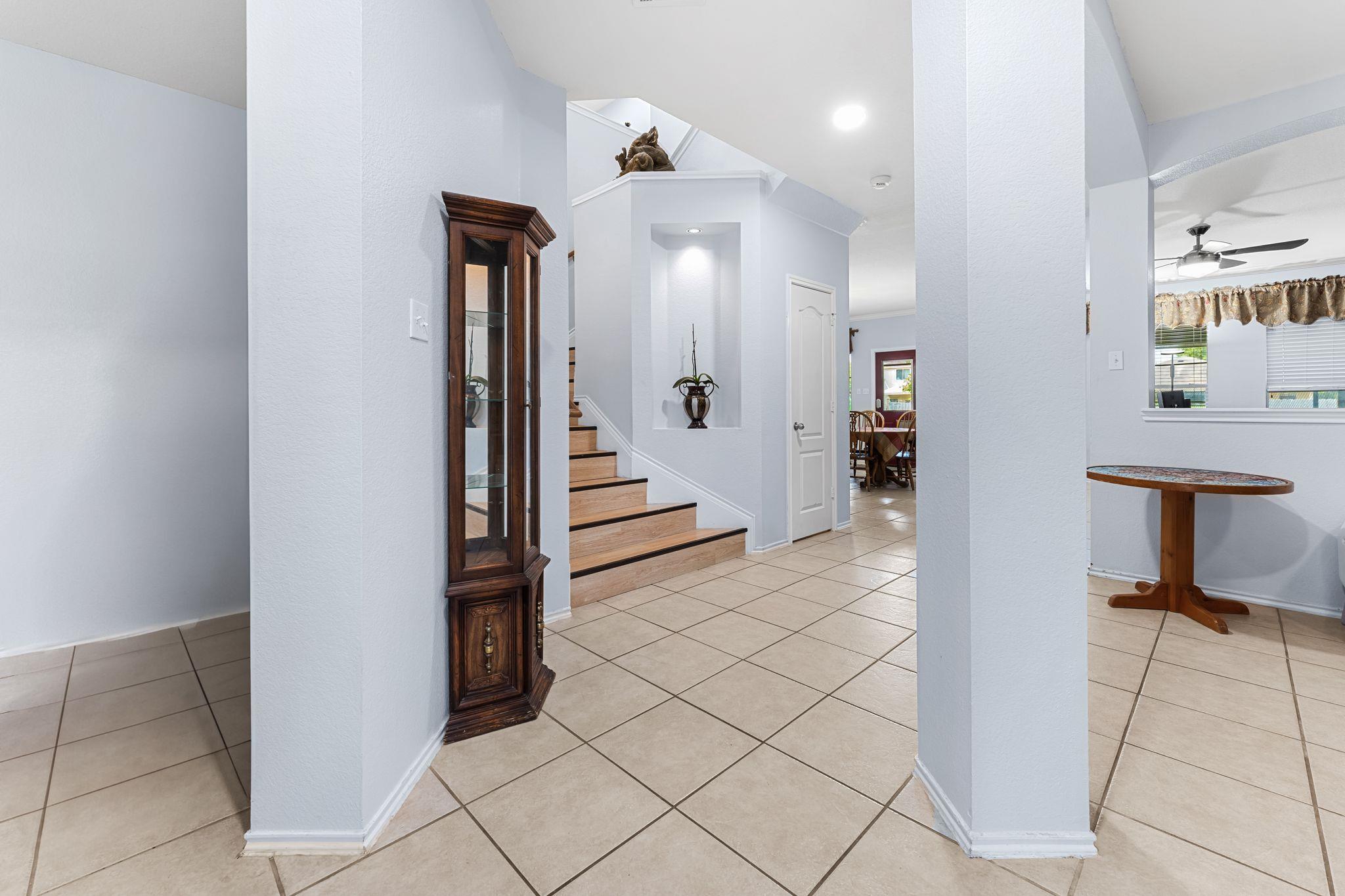 112 Floating Leaf Dr, Hutto, TX 78634