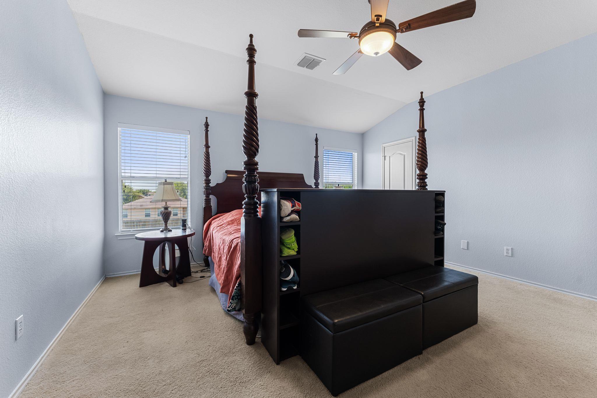 112 Floating Leaf Dr, Hutto, TX 78634