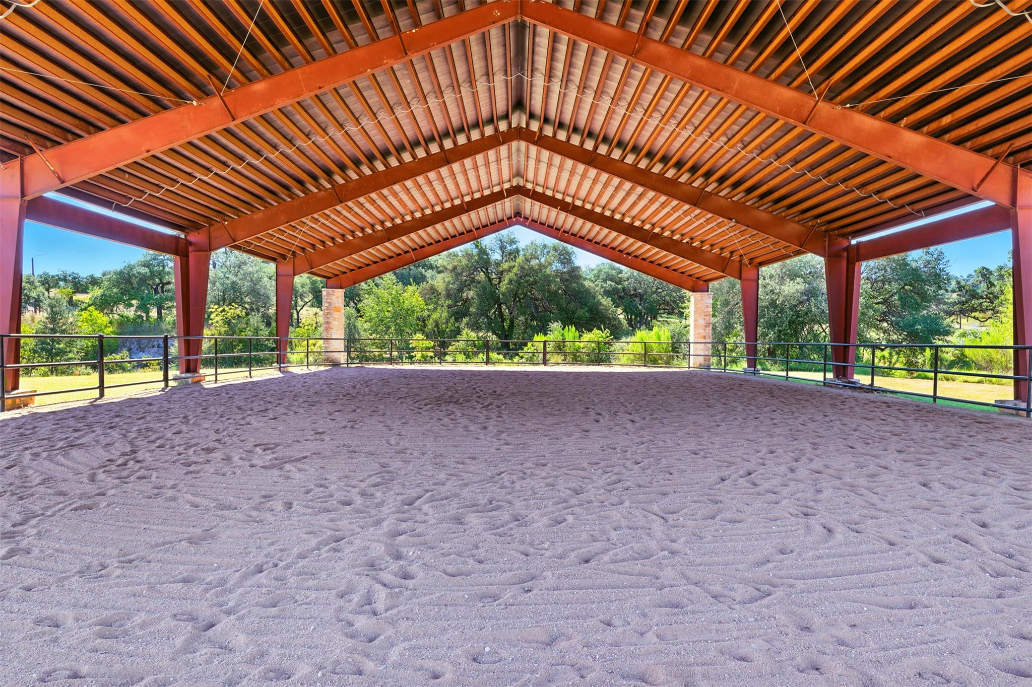 753 W Sunset Dr, Johnson City, TX 78636