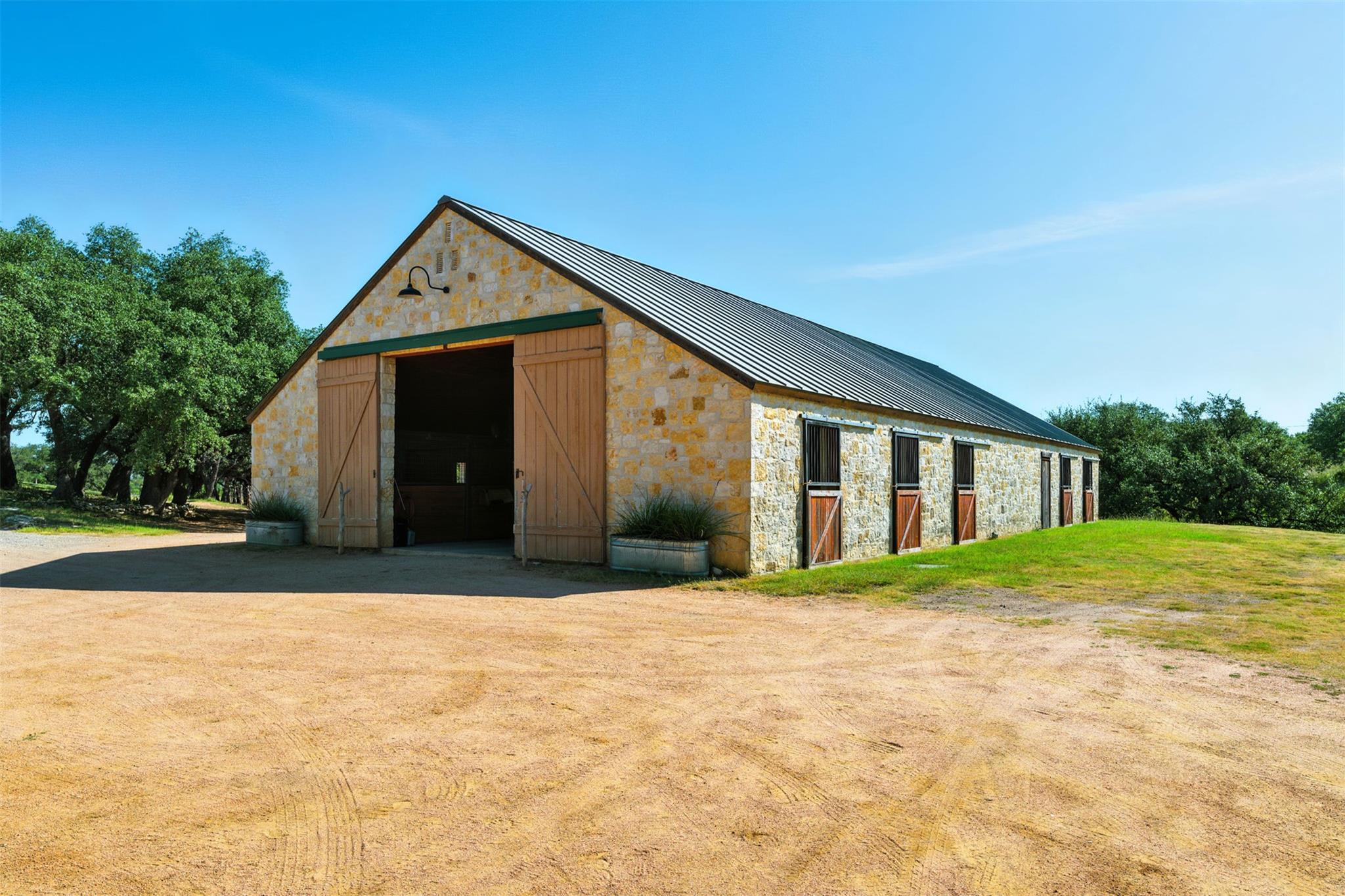 753 W Sunset Dr, Johnson City, TX 78636