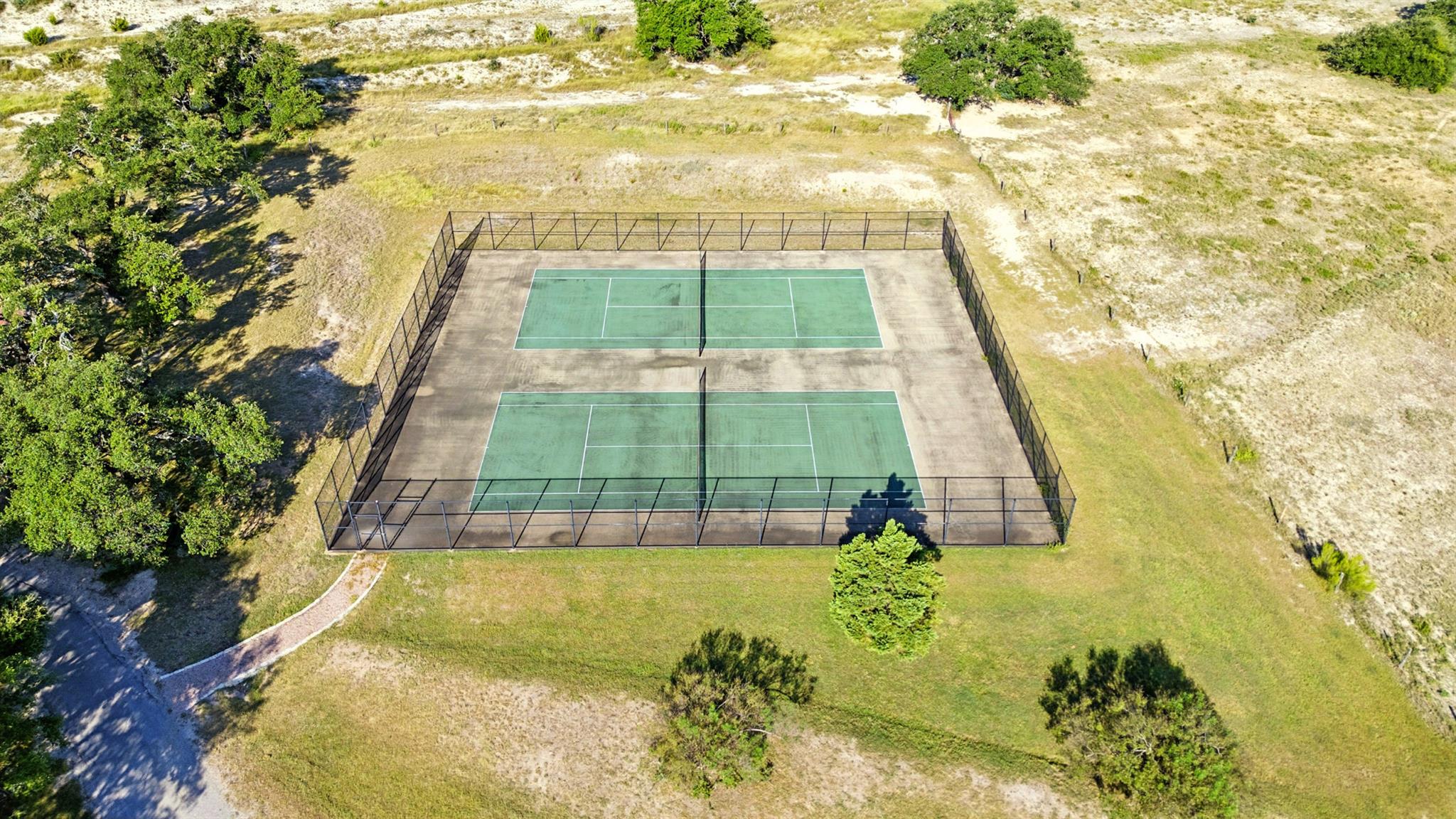 753 W Sunset Dr, Johnson City, TX 78636