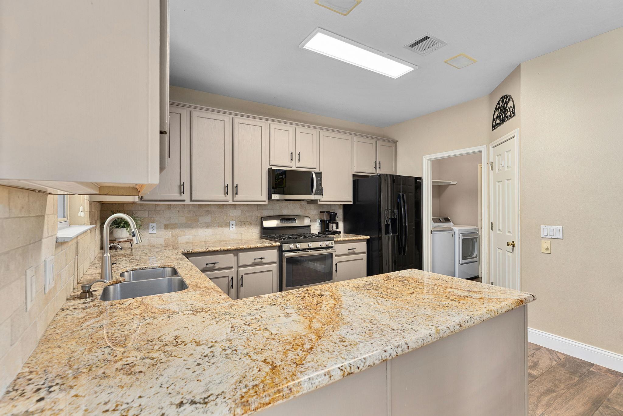 6059 Almelo Dr, Round Rock, TX 78681