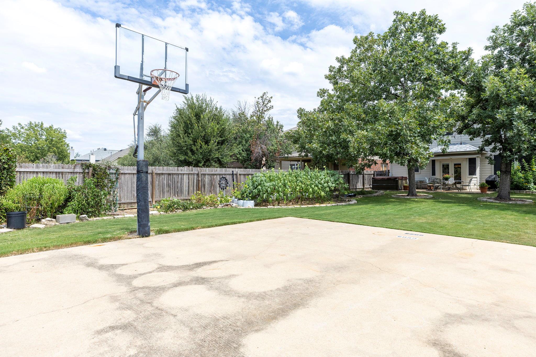 6059 Almelo Dr, Round Rock, TX 78681