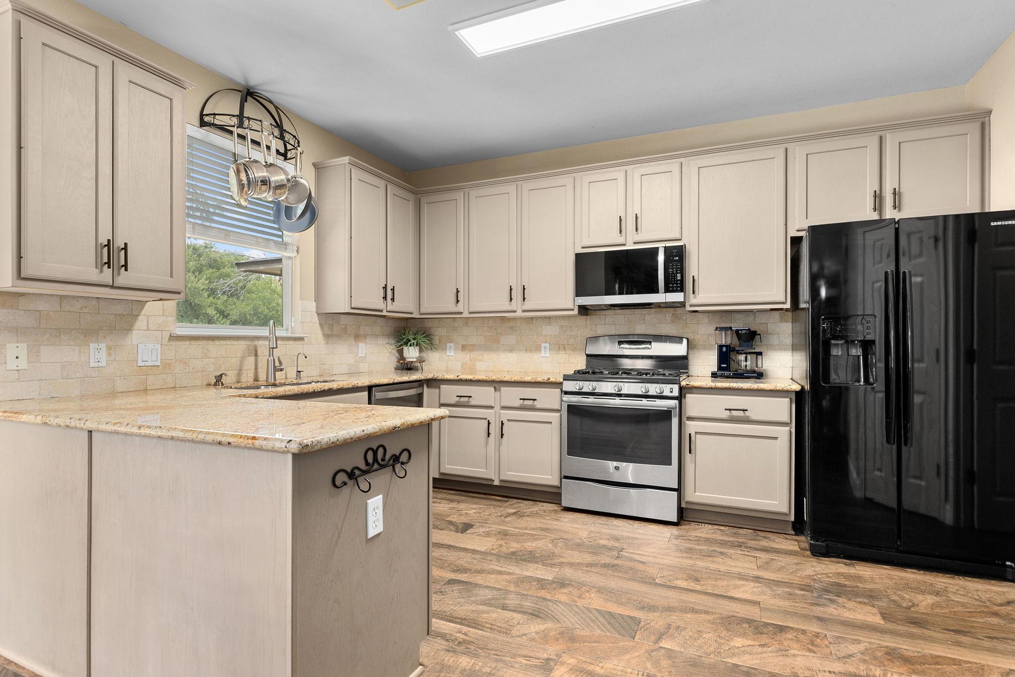 6059 Almelo Dr, Round Rock, TX 78681