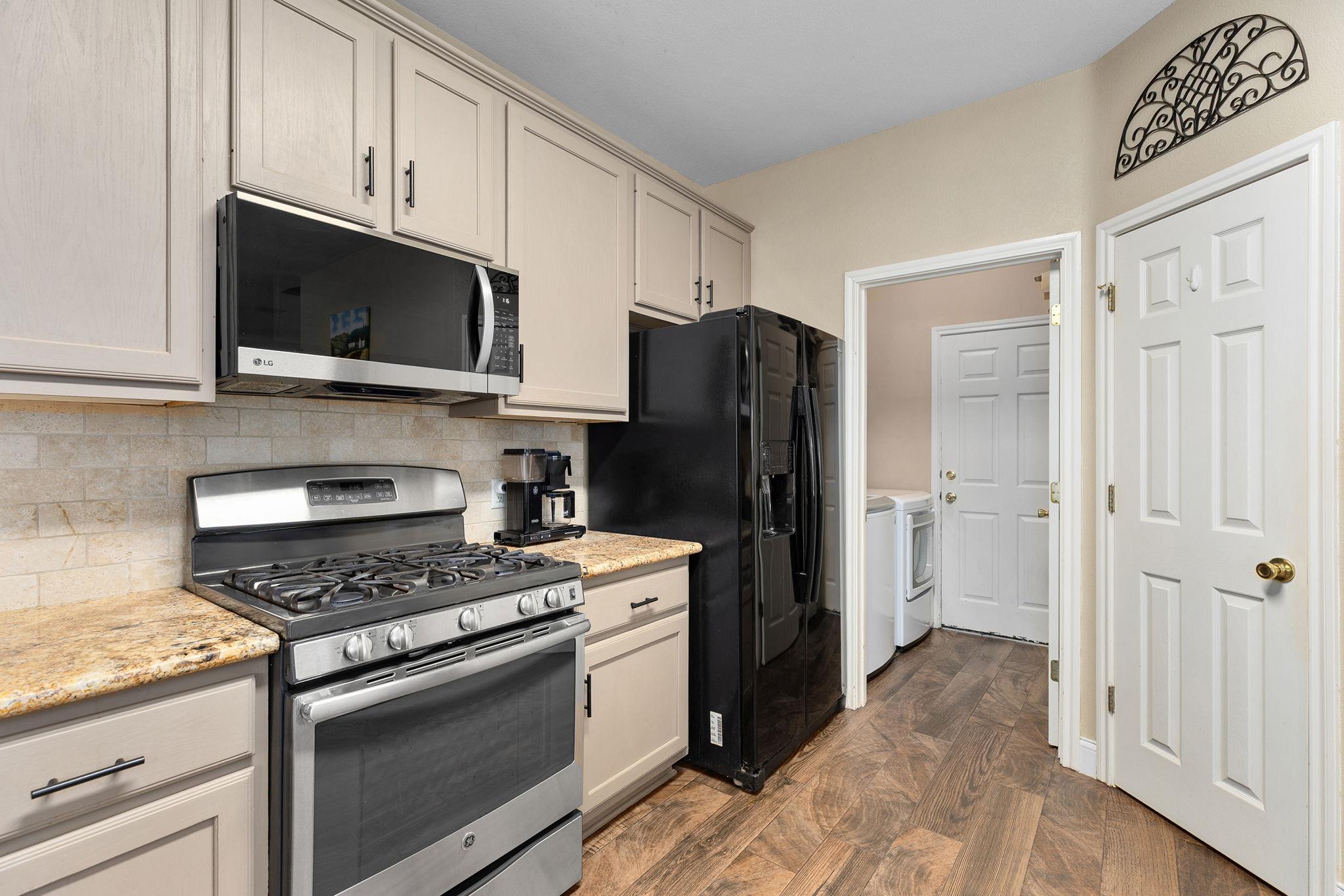 6059 Almelo Dr, Round Rock, TX 78681