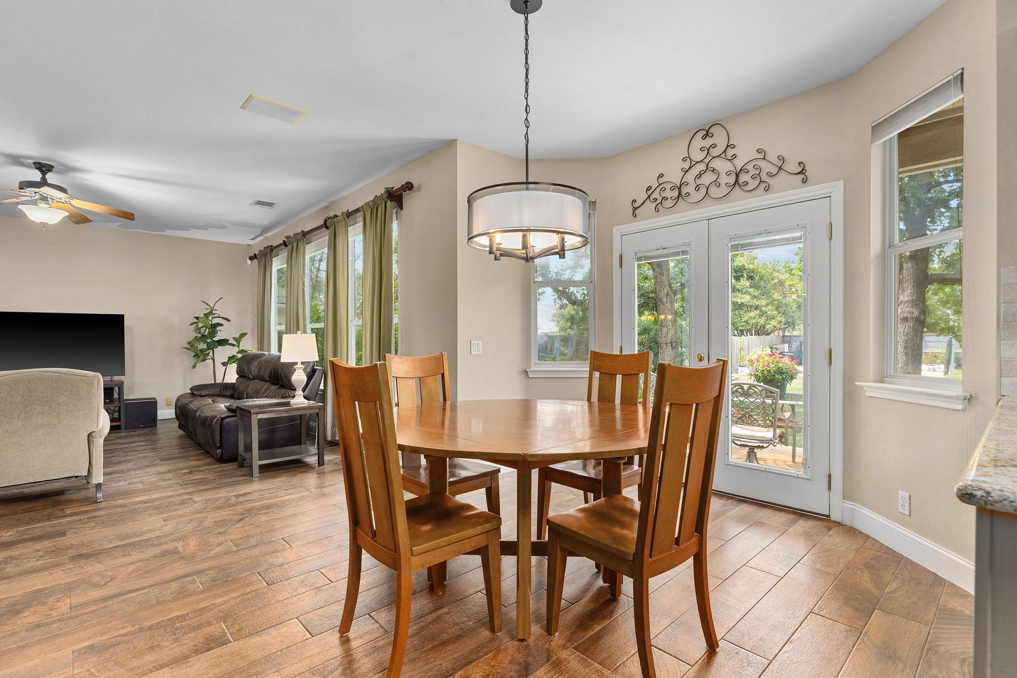 6059 Almelo Dr, Round Rock, TX 78681