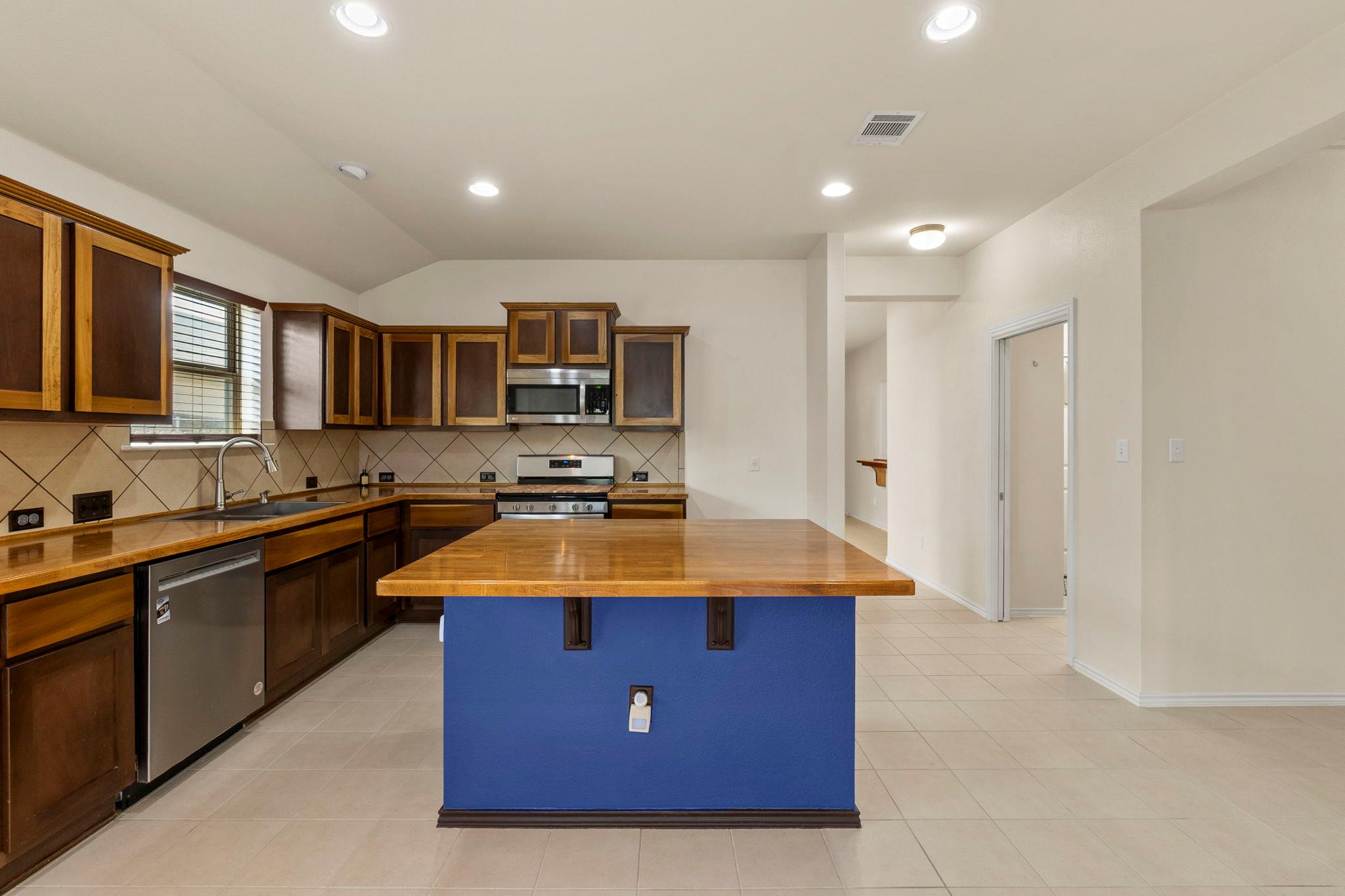 224 Horsemint Way, San Marcos, TX 78666