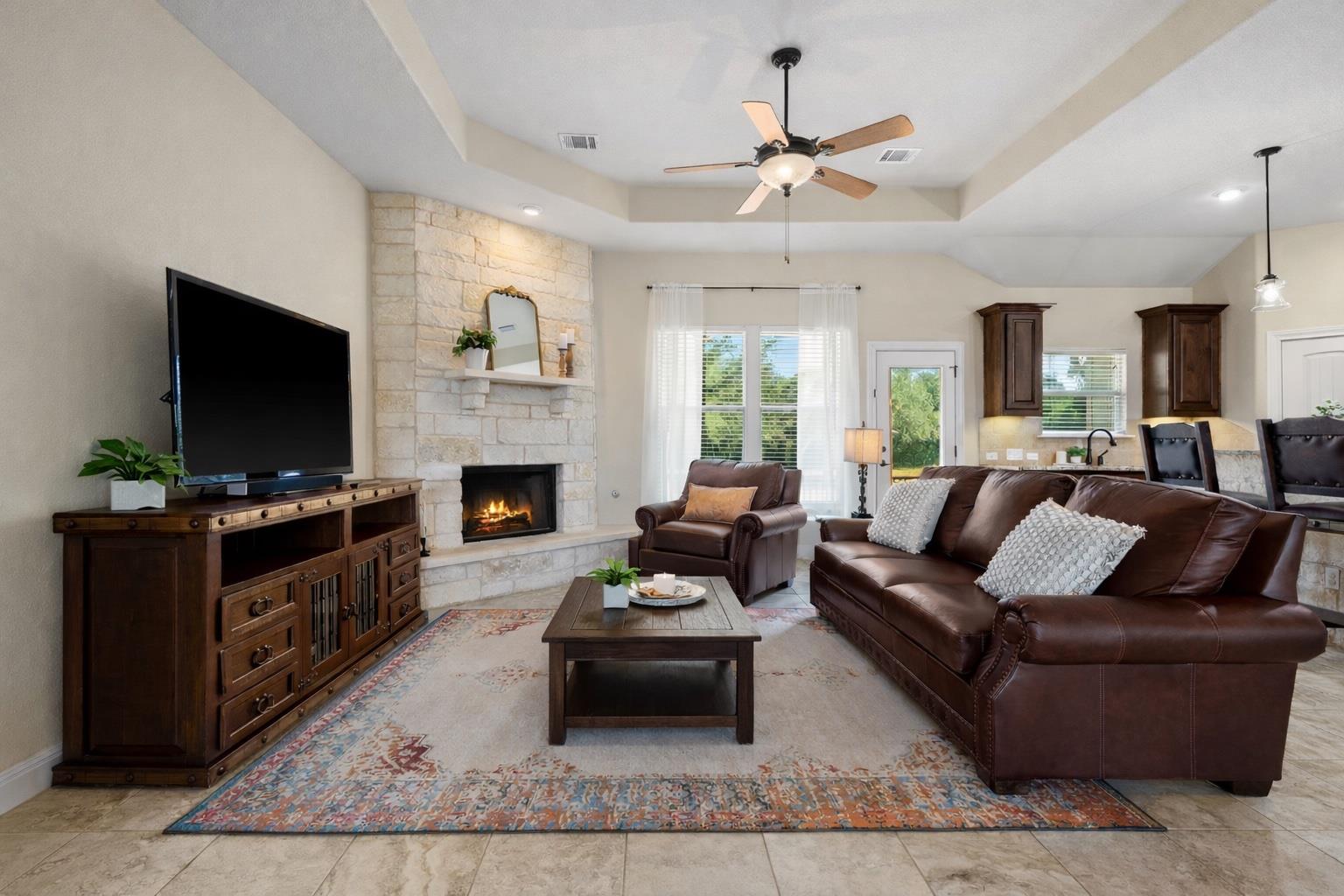 206 Campo Colinas Dr, Bertram, TX 78605