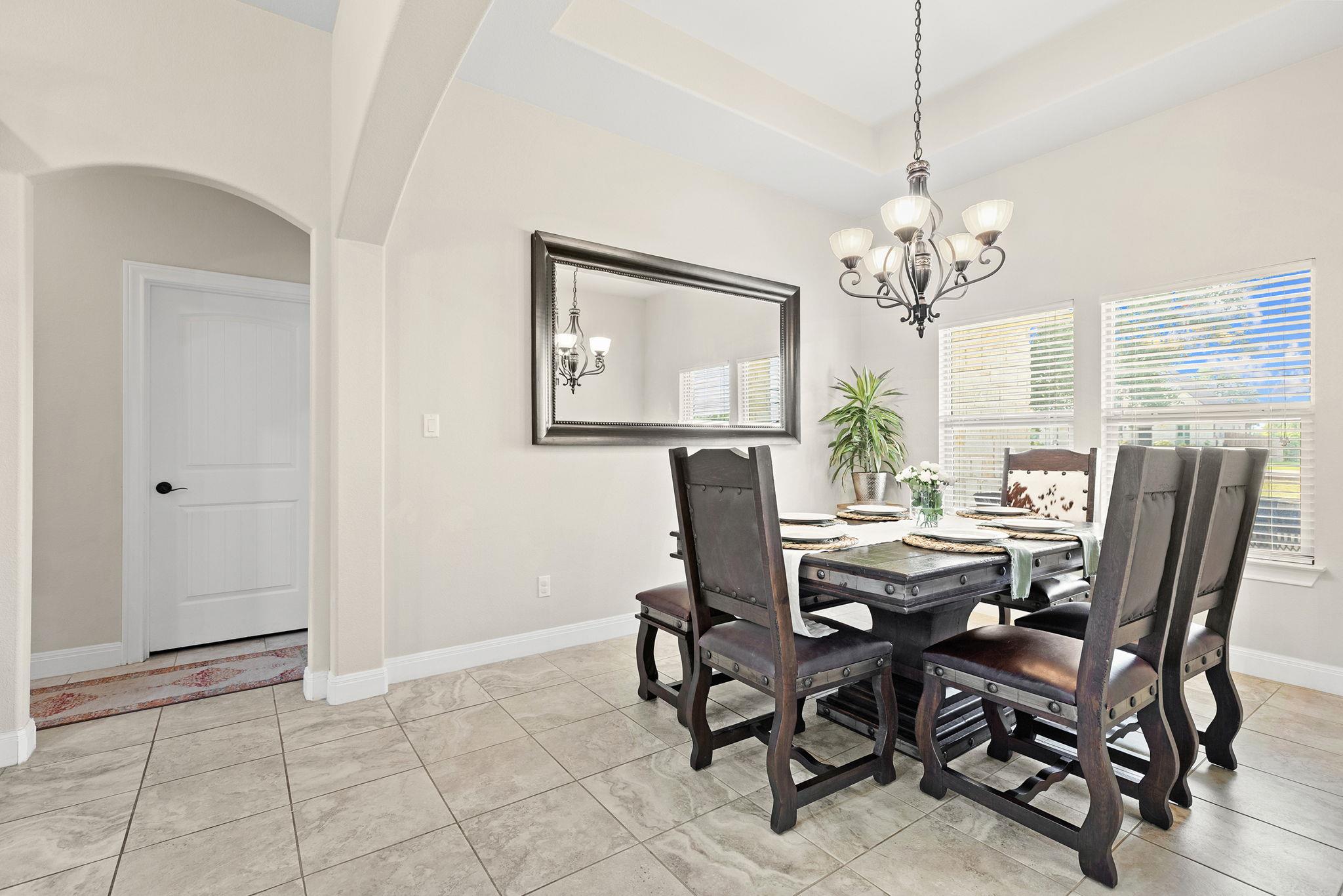 206 Campo Colinas Dr, Bertram, TX 78605