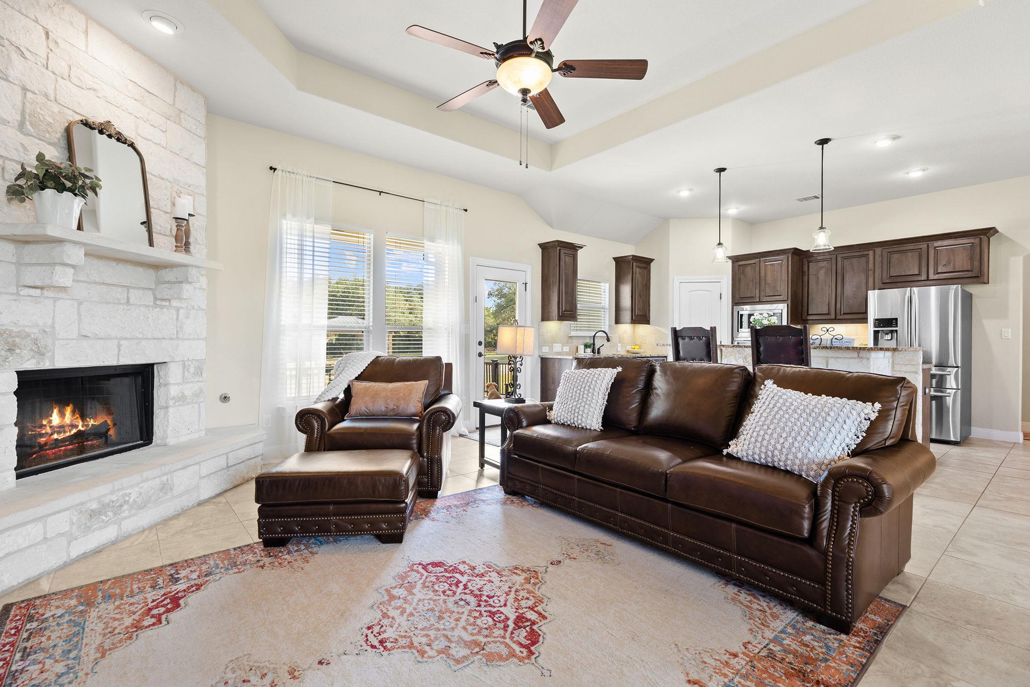 206 Campo Colinas Dr, Bertram, TX 78605