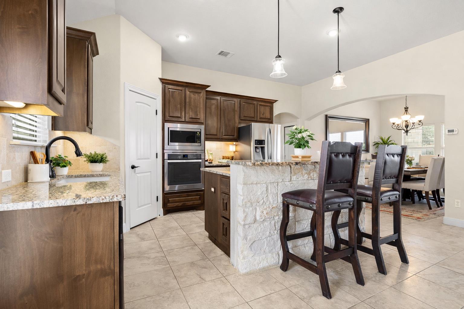 206 Campo Colinas Dr, Bertram, TX 78605