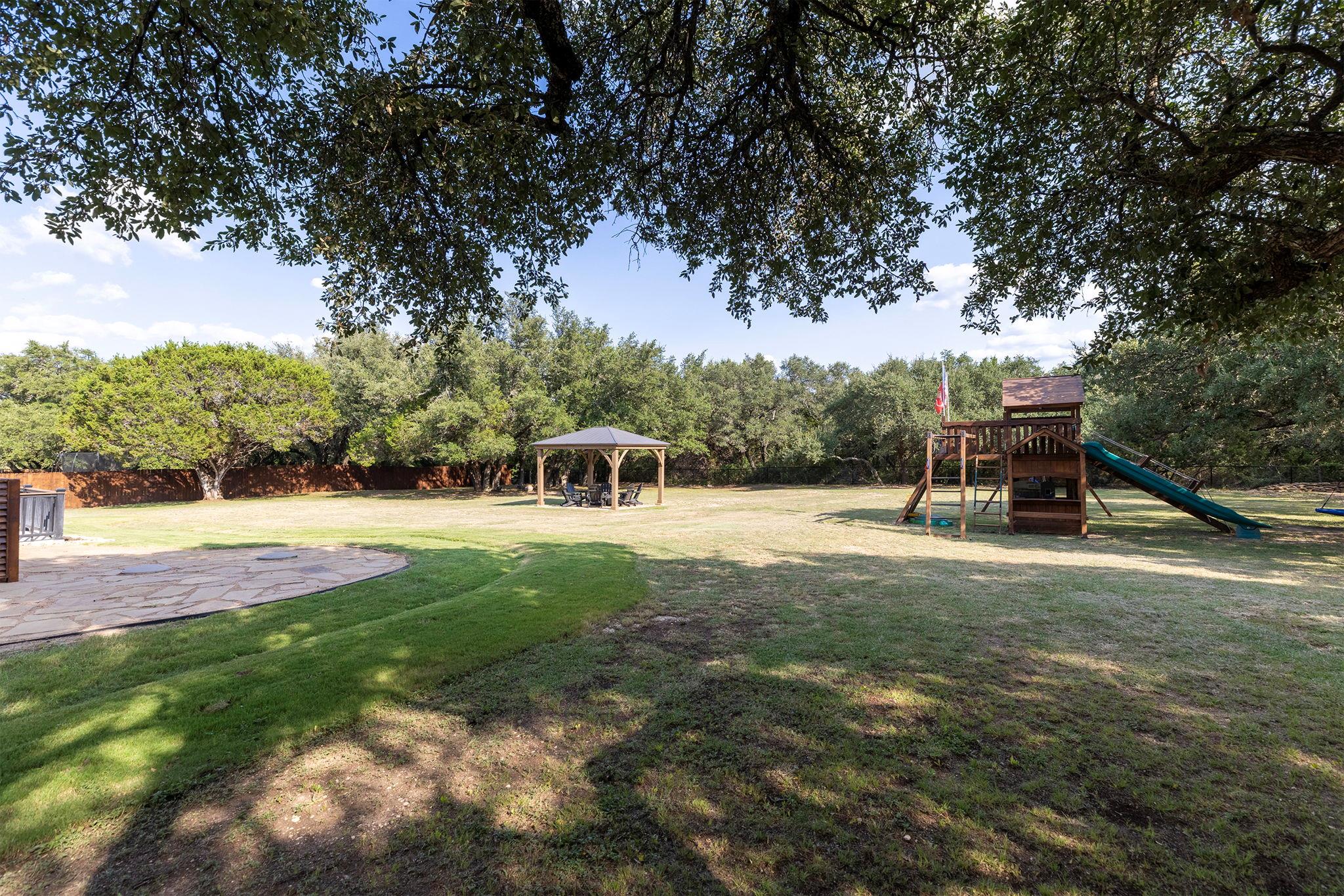 206 Campo Colinas Dr, Bertram, TX 78605